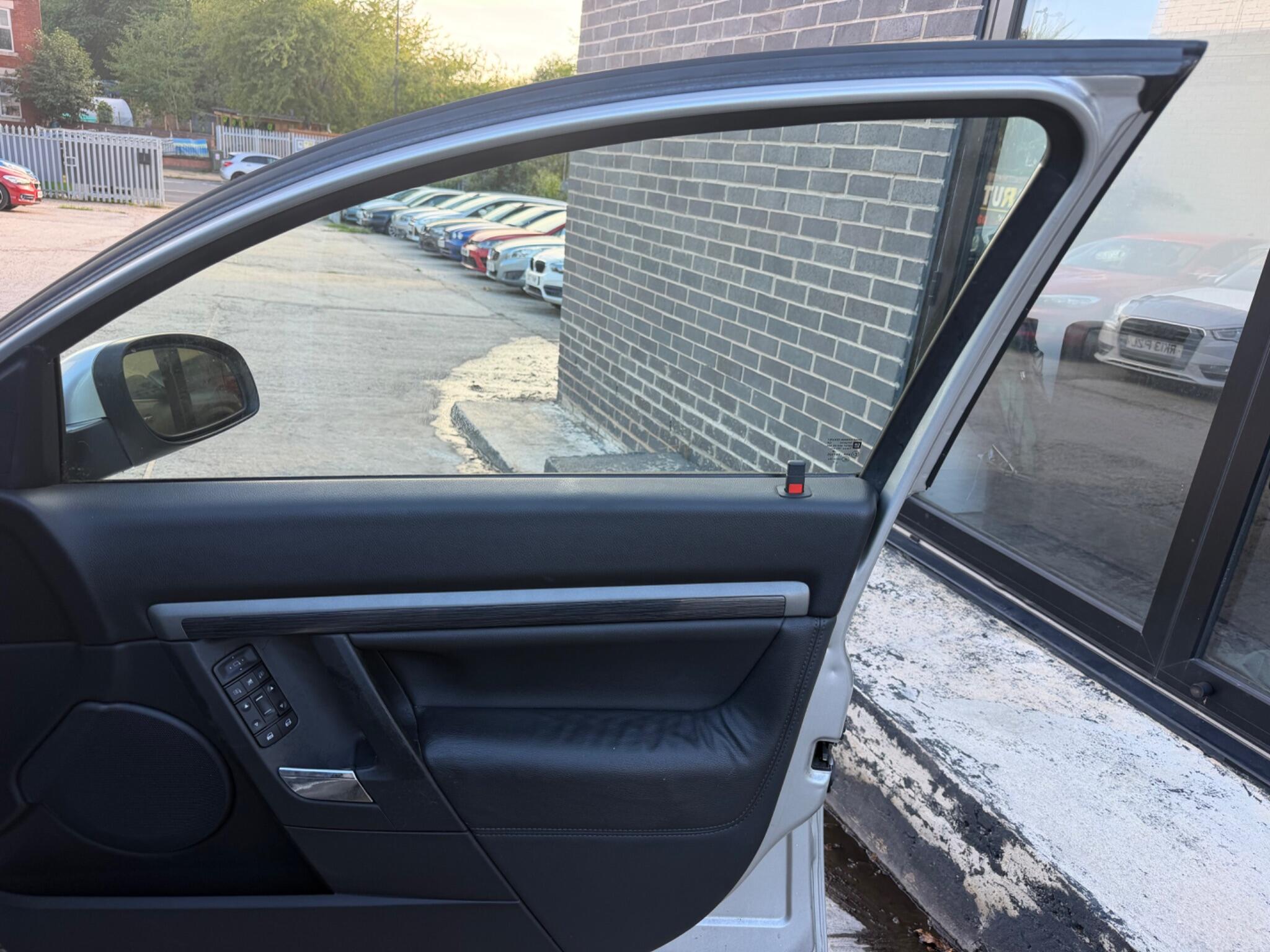 Vauxhall Signum view 9
