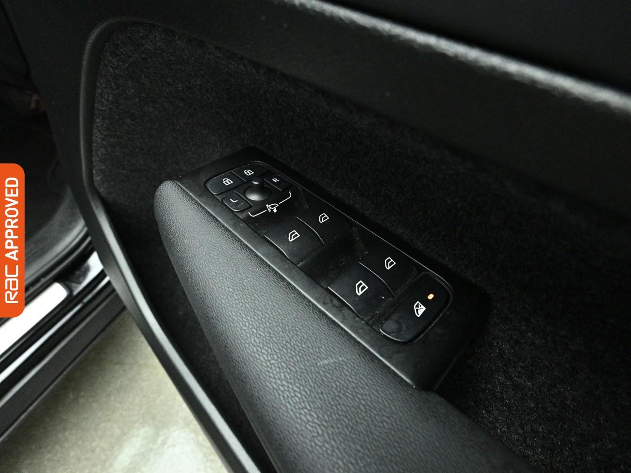 Volvo XC40 view 26
