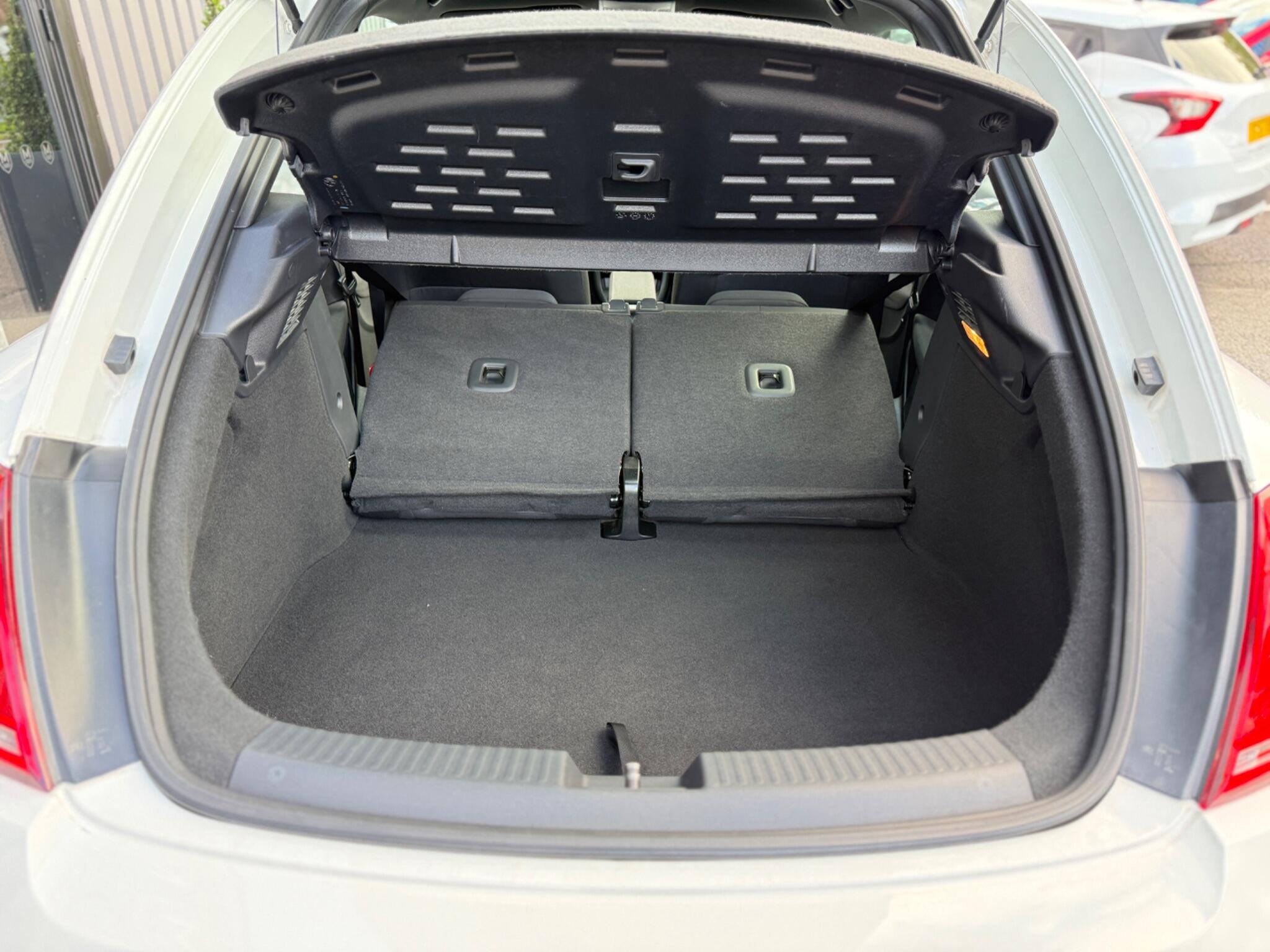 Volkswagen Beetle view 45
