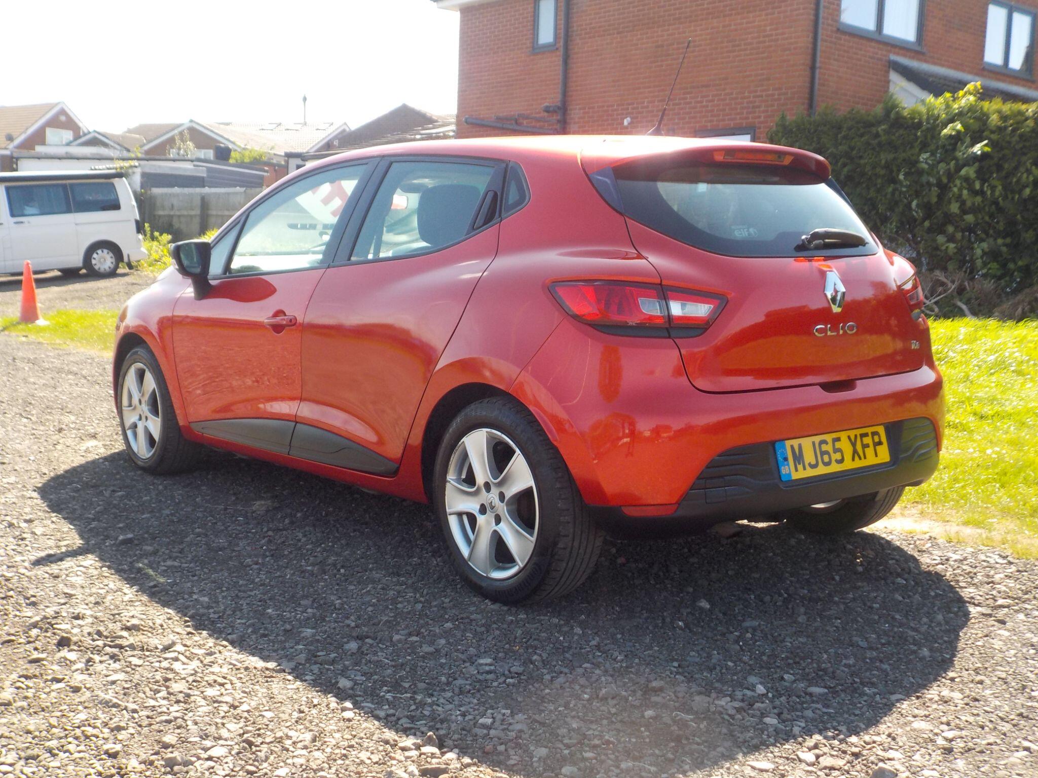 Renault Clio 0.9 TCe Play Euro 6 (s/s) 5dr