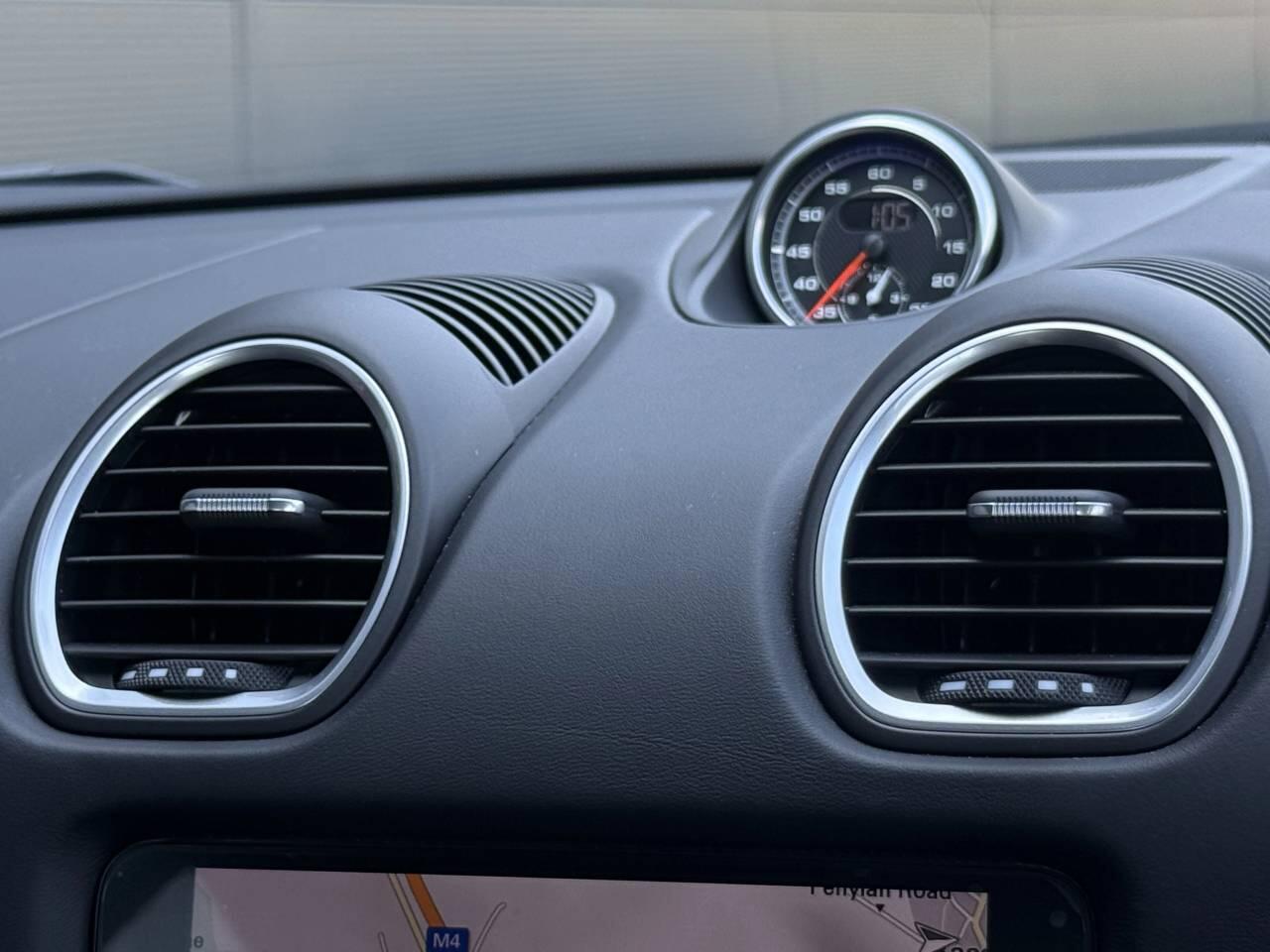 Porsche Cayman view 32