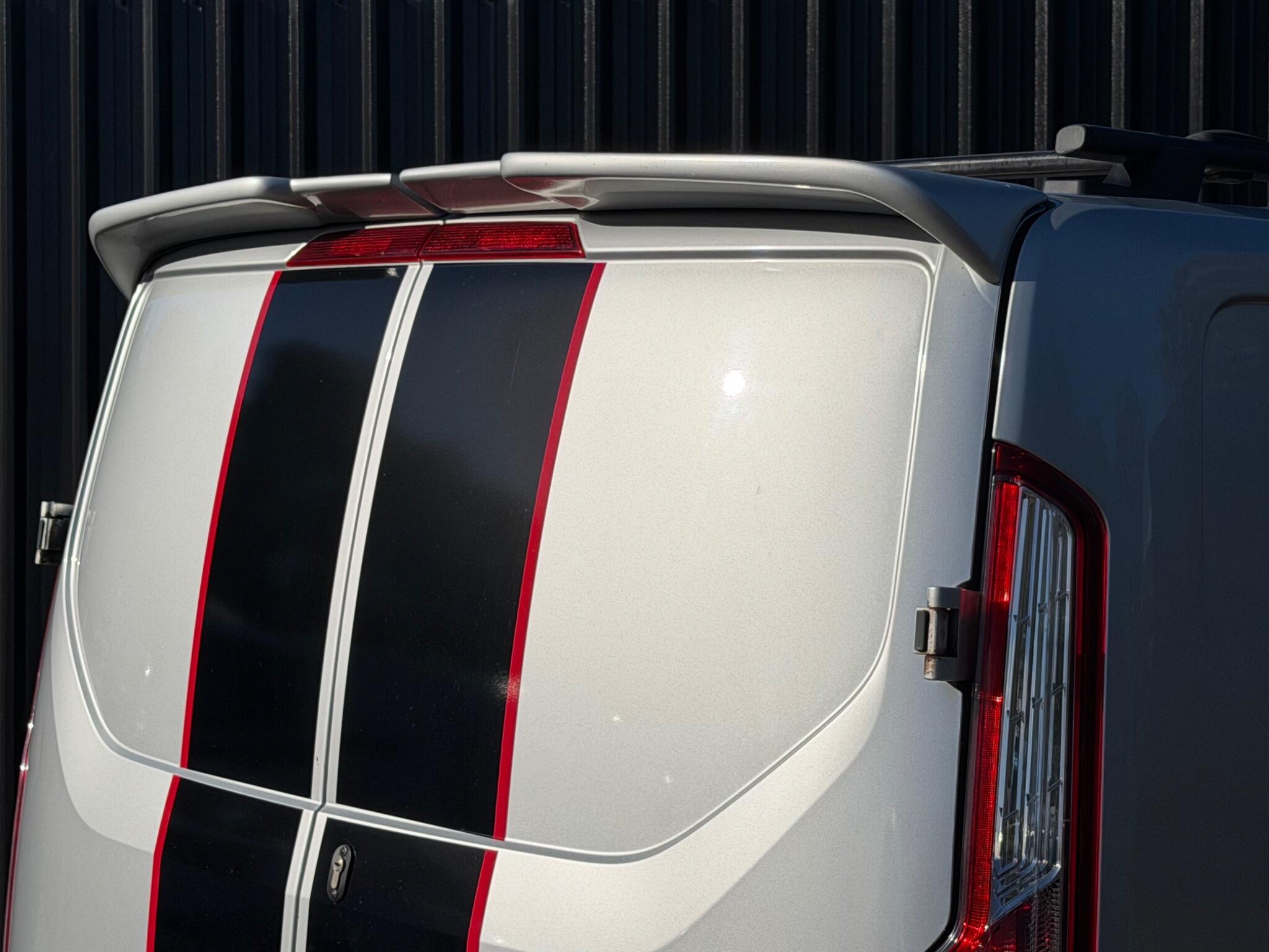 Ford Transit Custom view 9