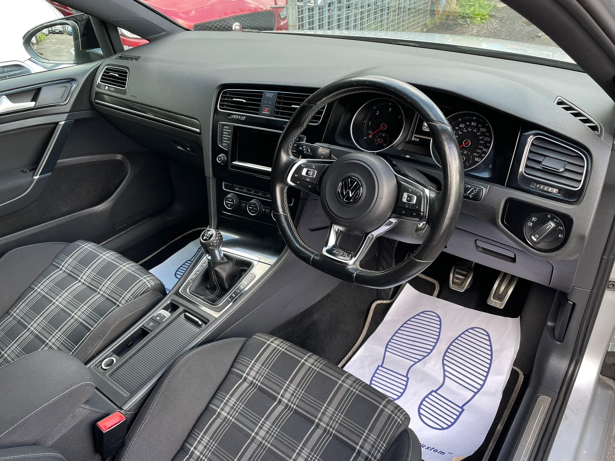 Volkswagen Golf view 12