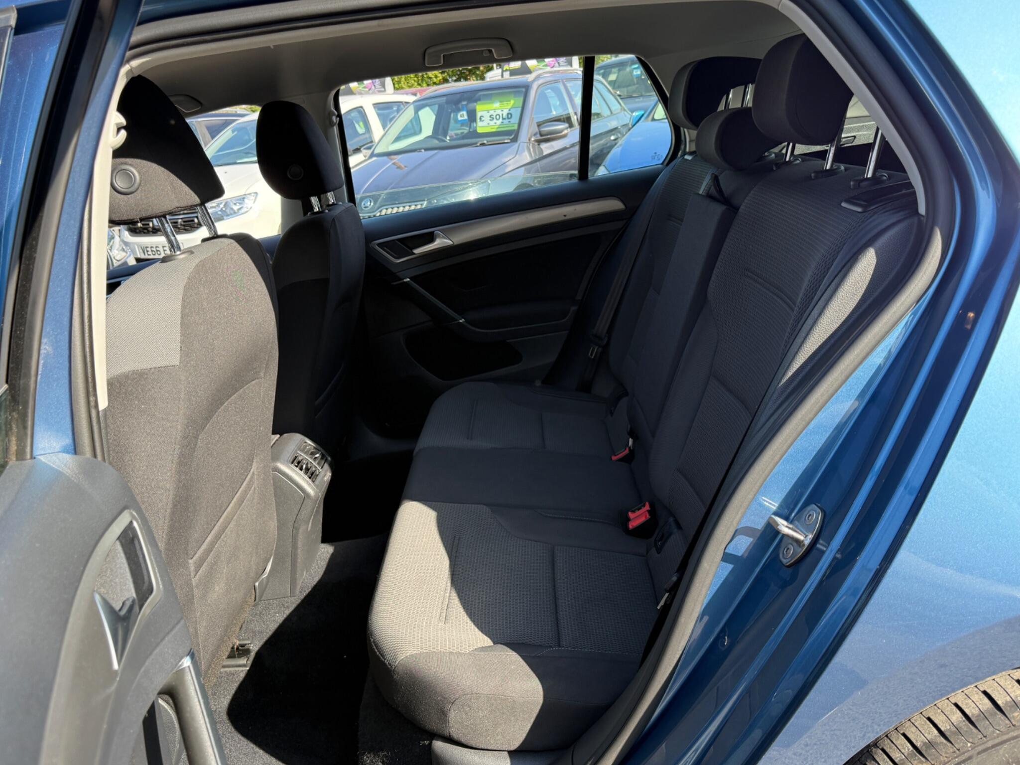 Volkswagen Golf - Image 48
