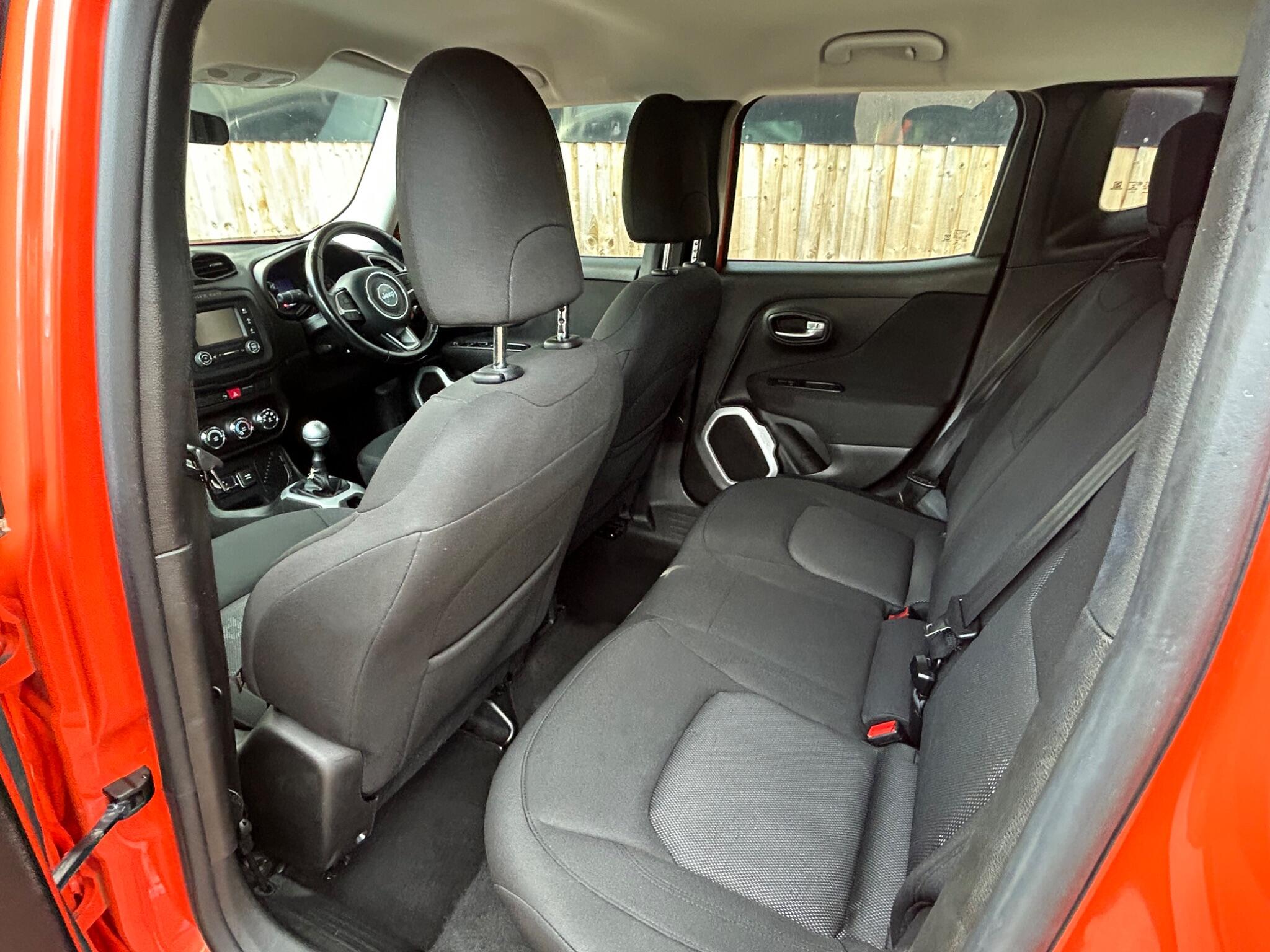 Jeep Renegade view 30