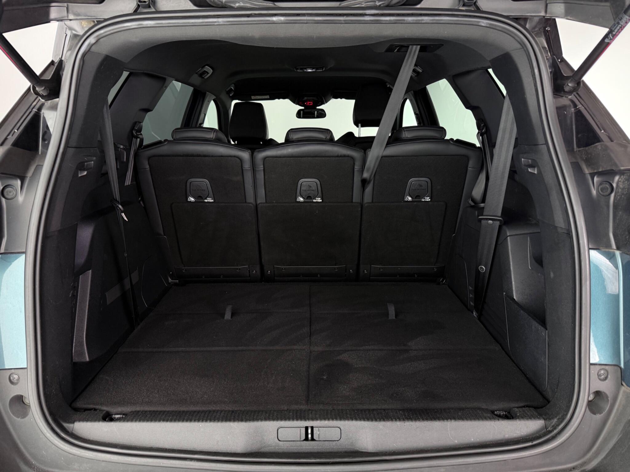 Peugeot 5008 view 11
