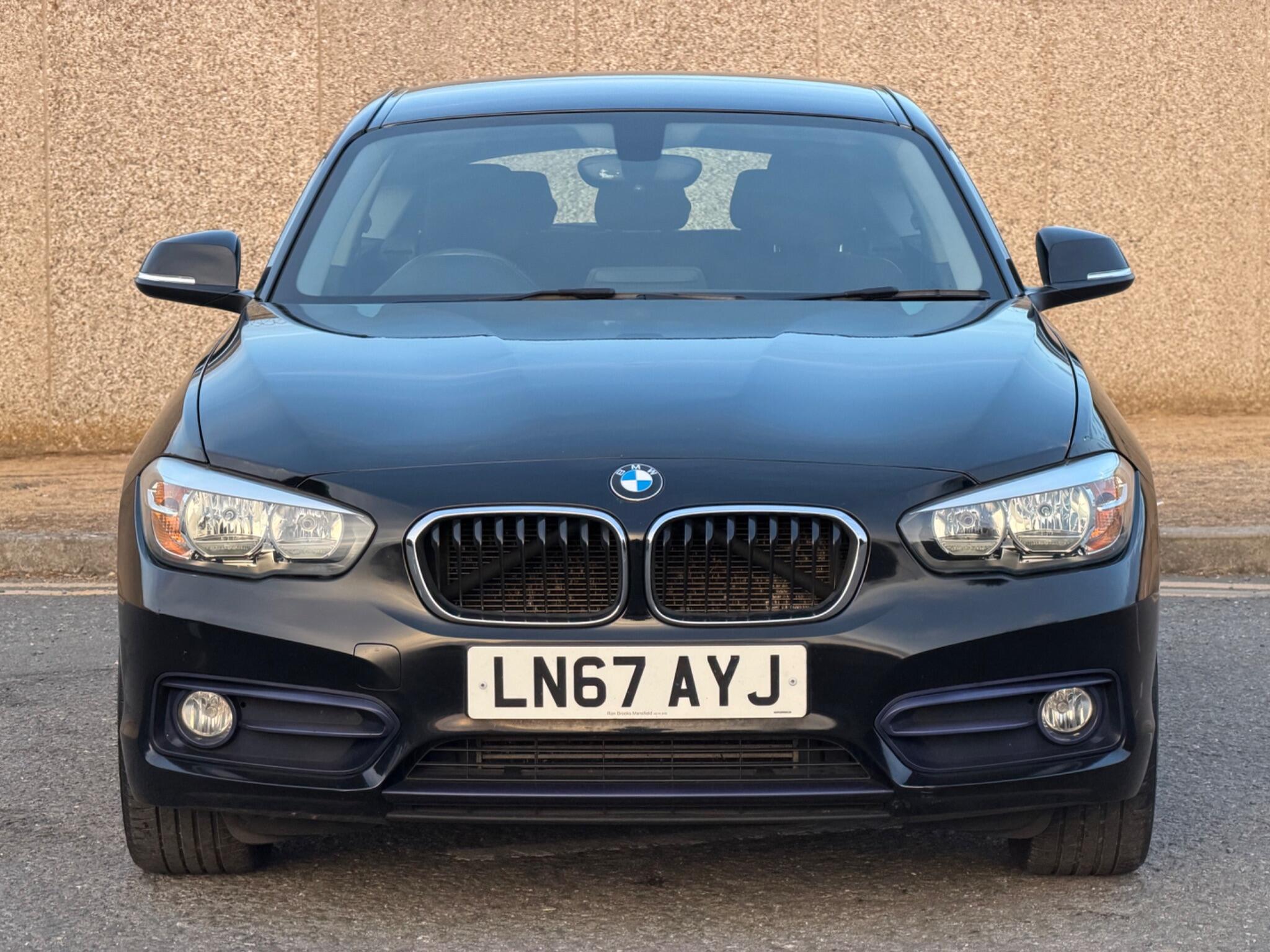 BMW 1 Series view 4