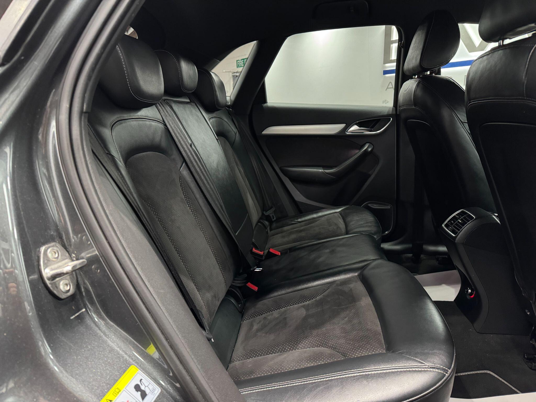Audi Q3 view 56