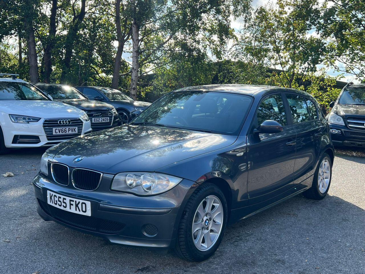 BMW 1 Series view 3