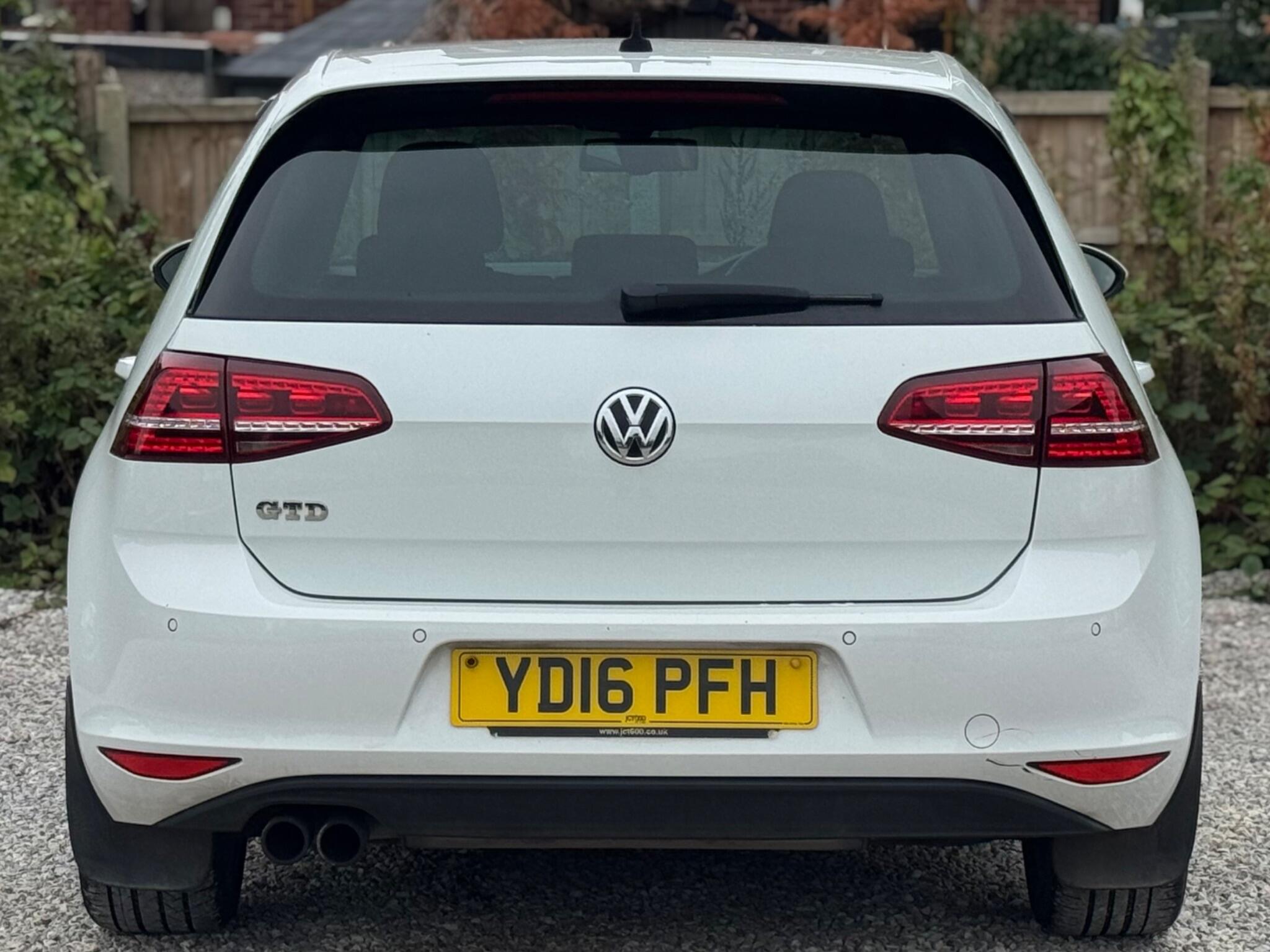 Volkswagen Golf view 9
