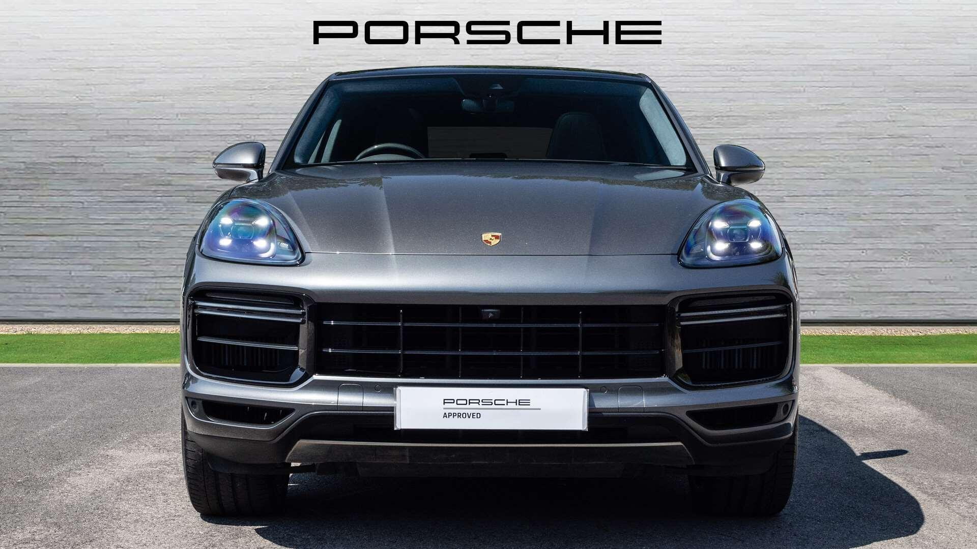 Porsche Cayenne view 8