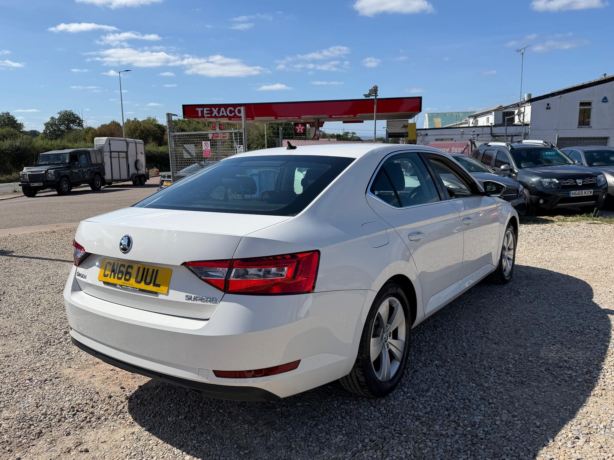 Skoda Superb view 9