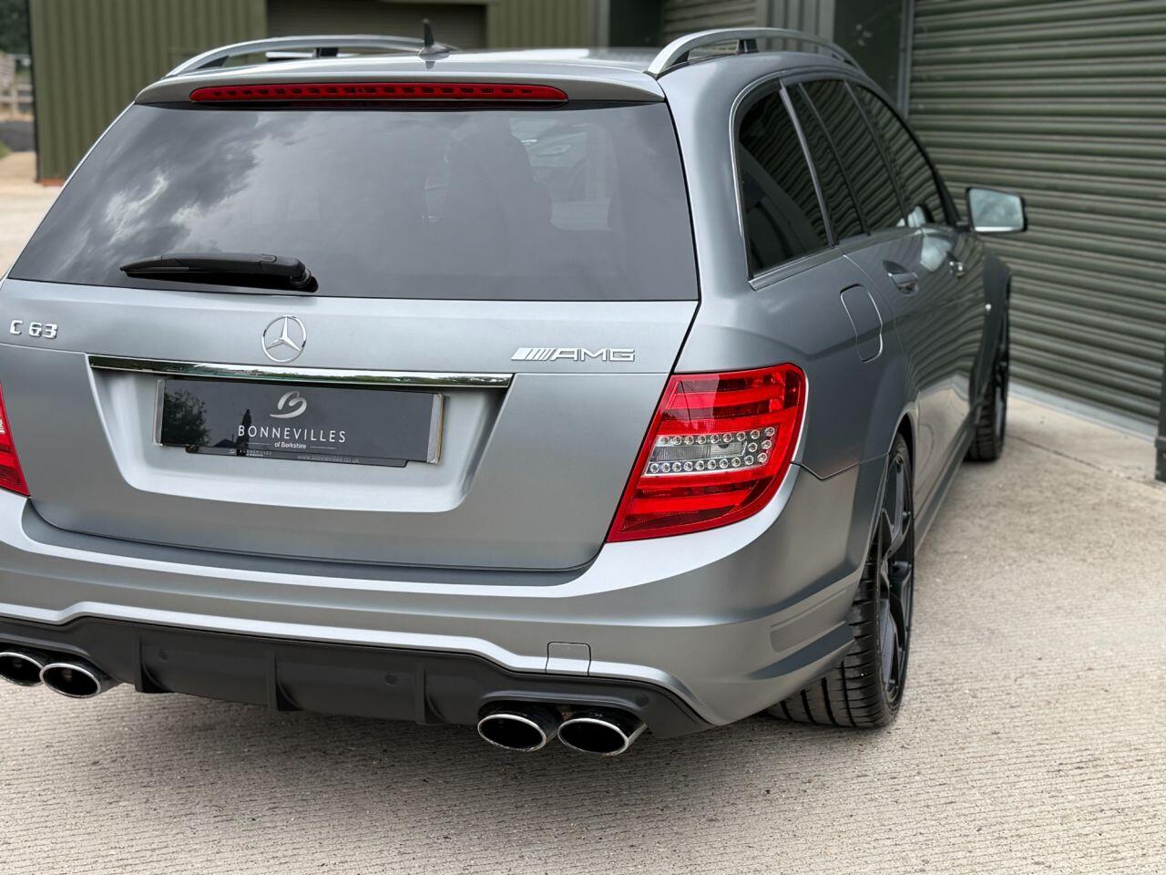 Mercedes-Benz C Class view 27