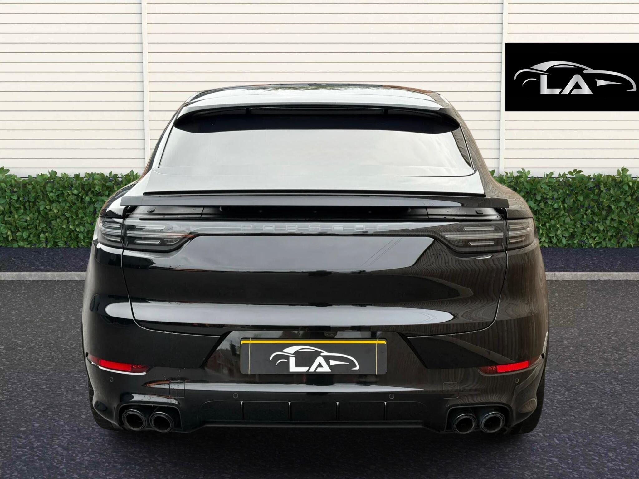 Porsche Cayenne view 7
