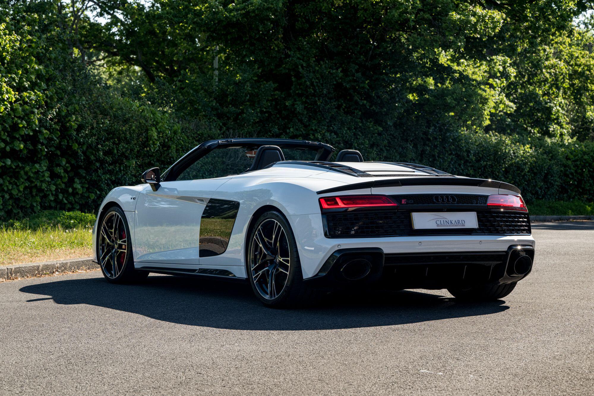 Audi R8 view 2