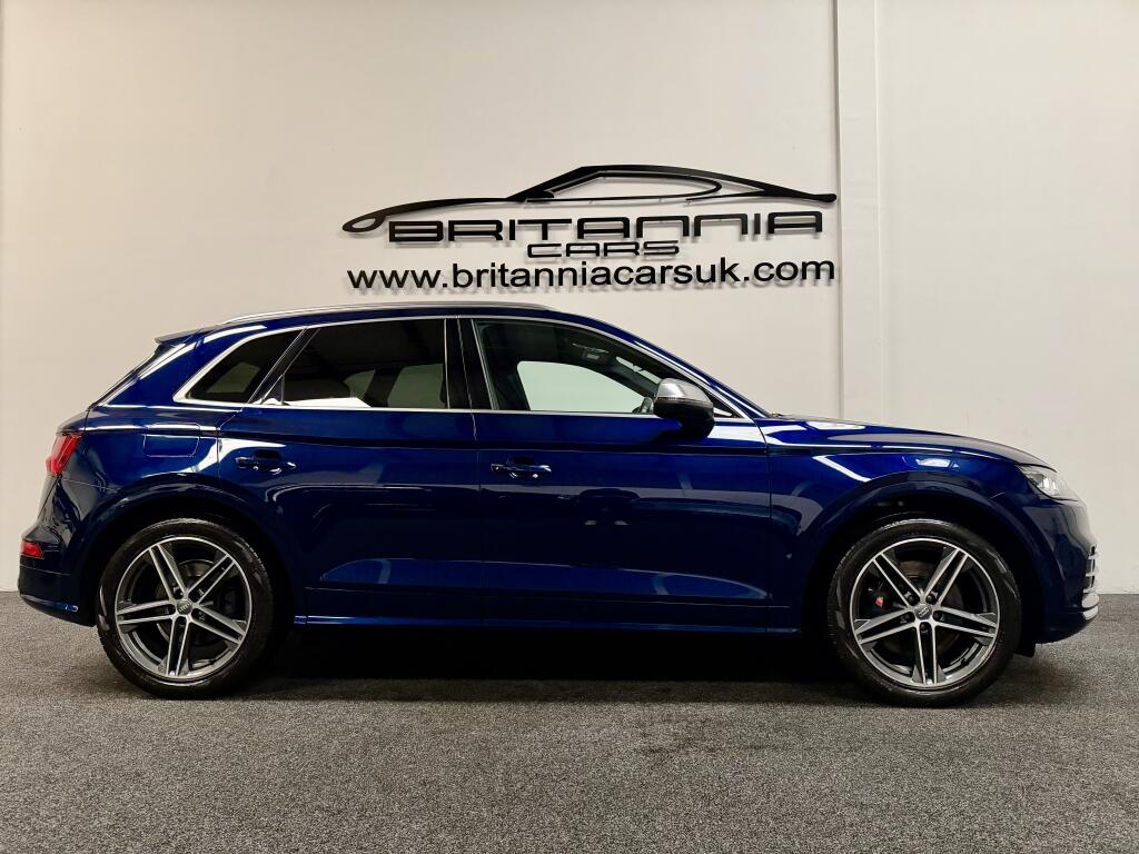Audi SQ5 view 2