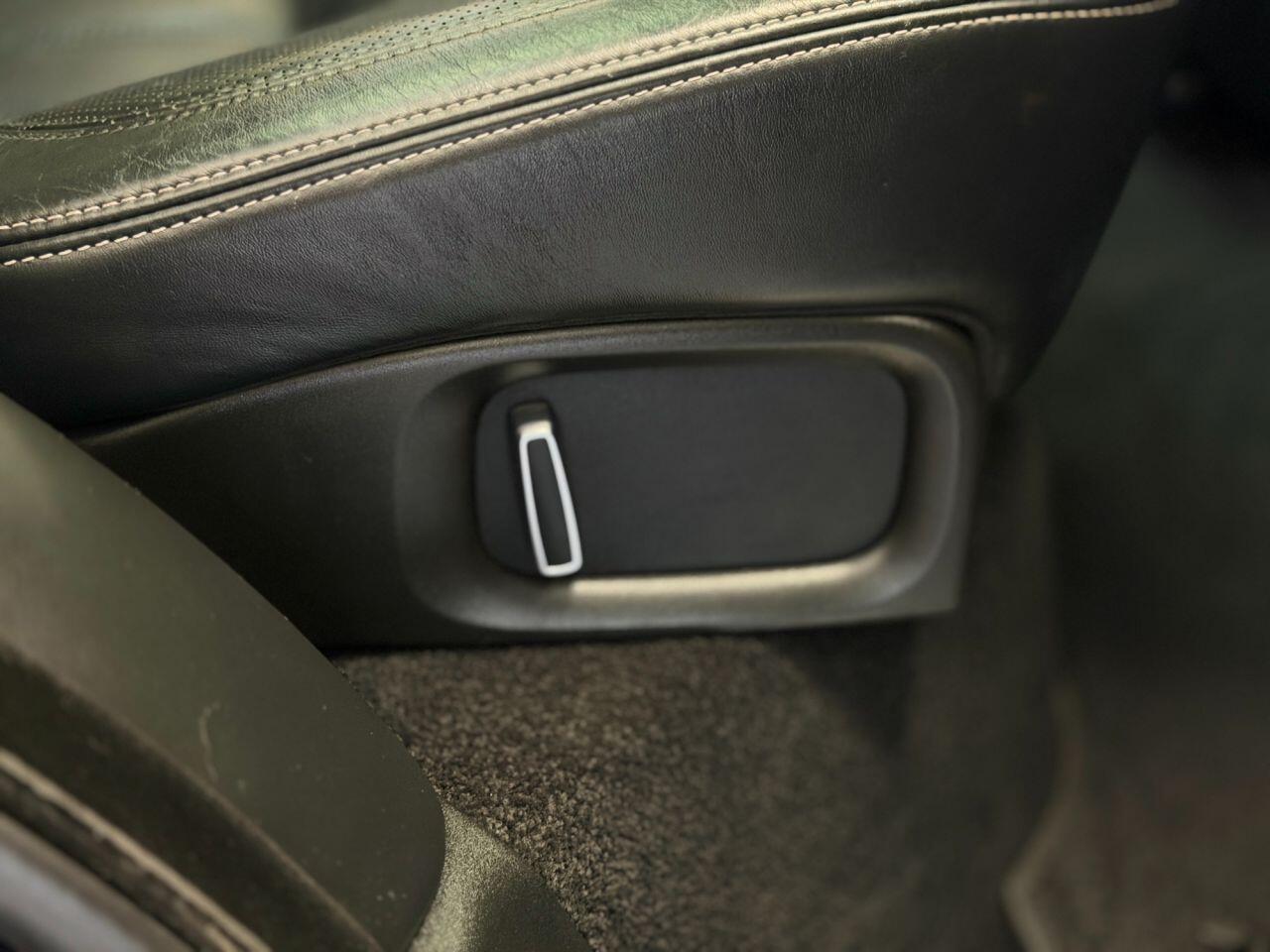 Land Rover Range Rover view 25