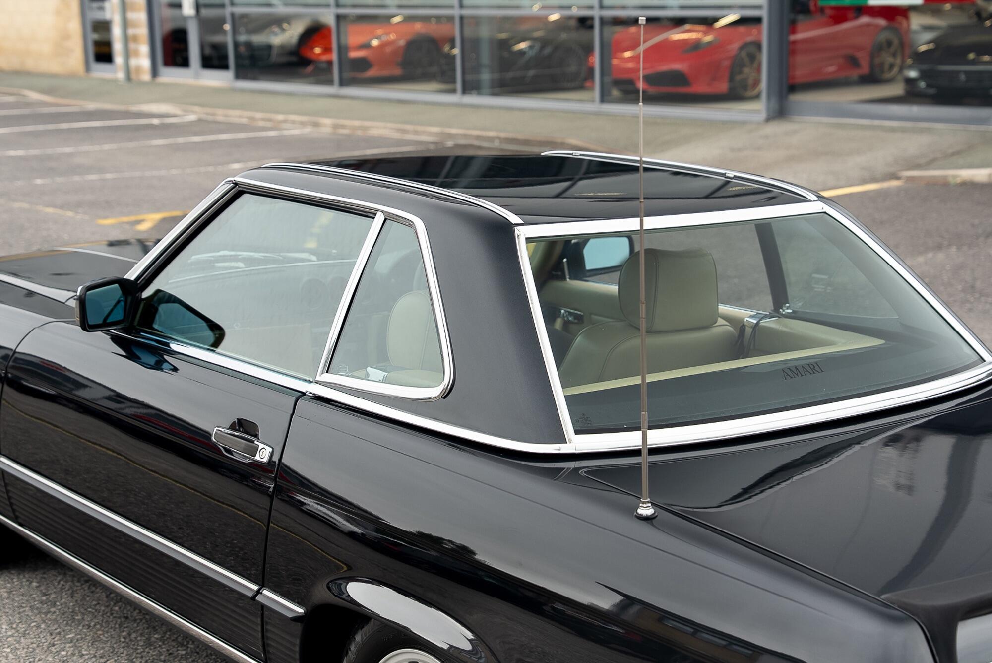 Mercedes-Benz 500 SL view 75