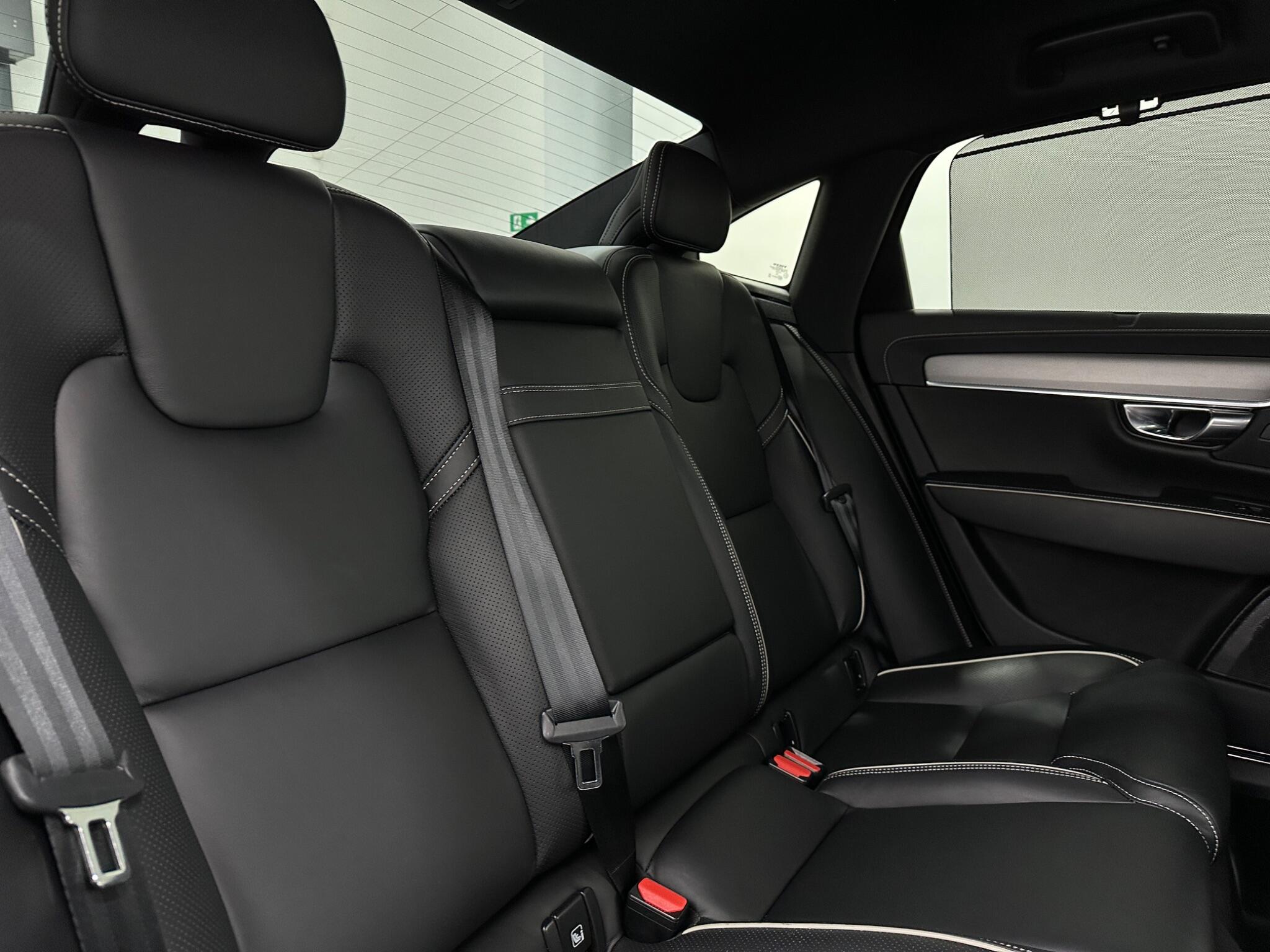 Volvo S90 view 42