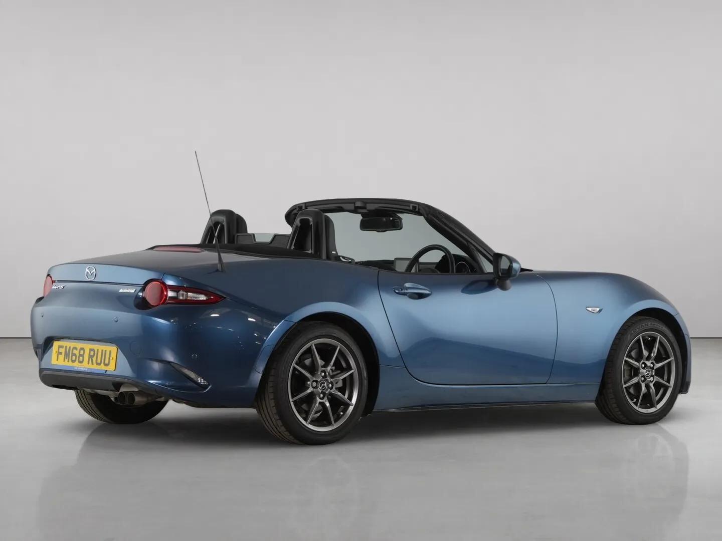 Mazda MX-5 view 9
