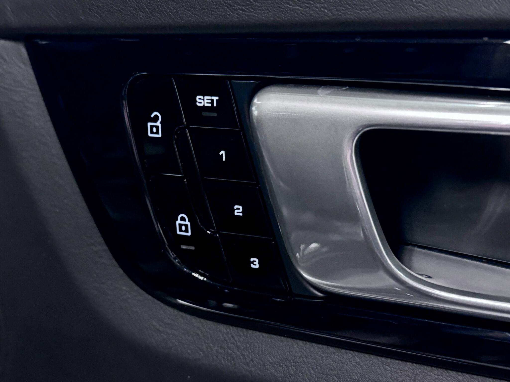 Porsche Cayenne view 16