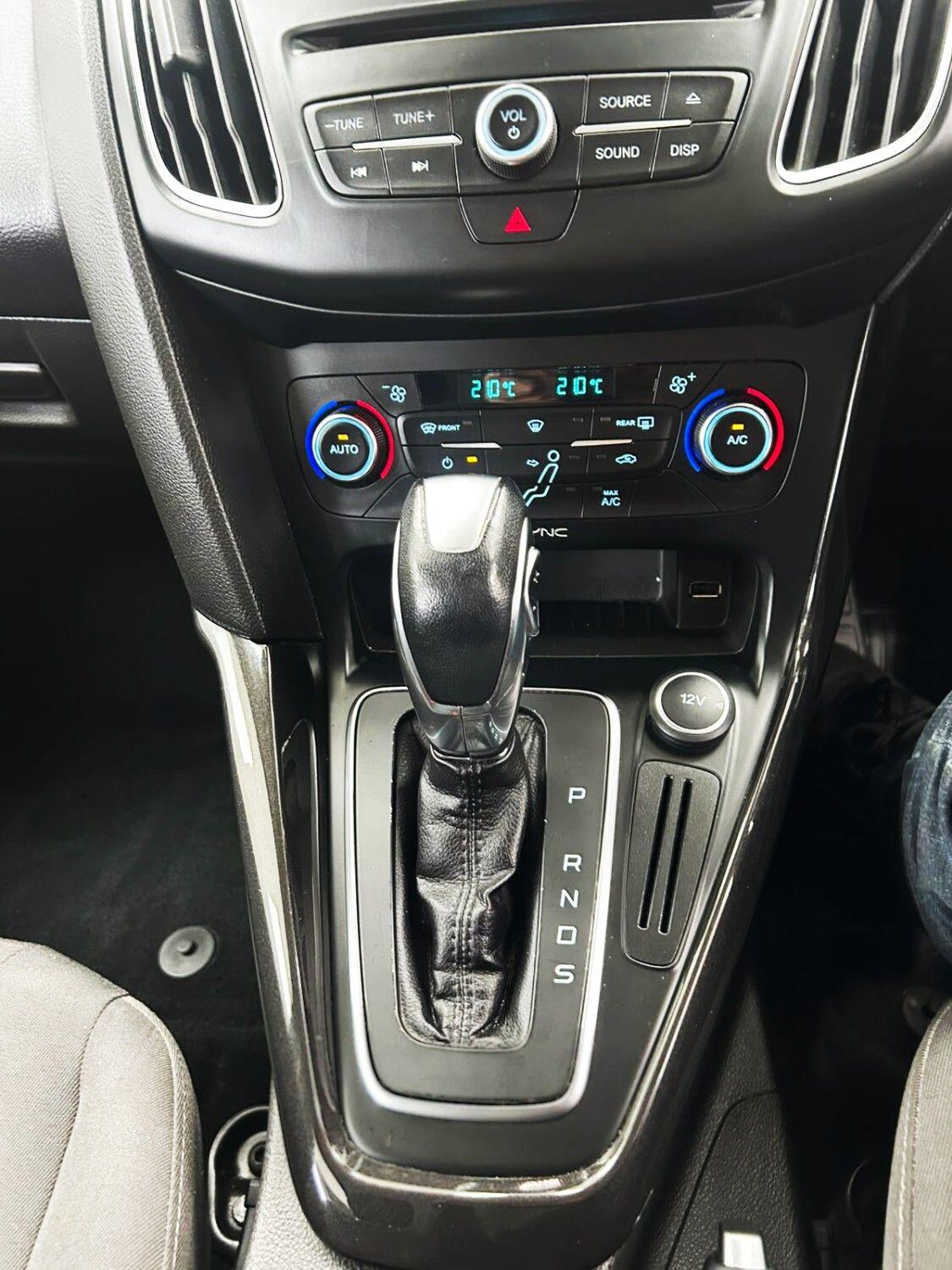 Ford Focus view 16