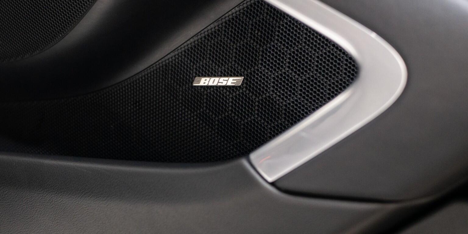 Porsche 911 view 28
