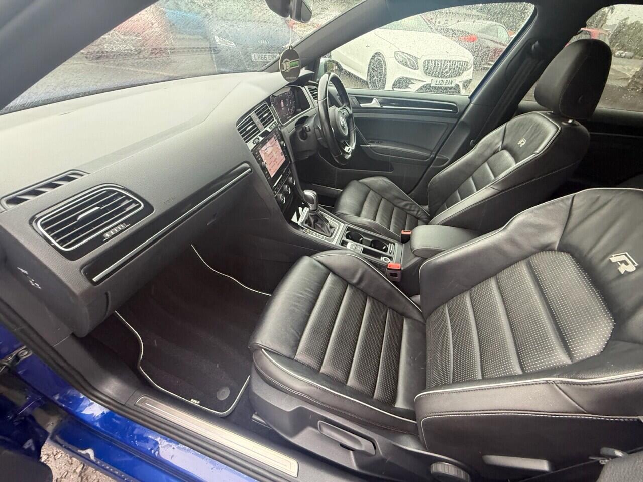 Volkswagen Golf view 26