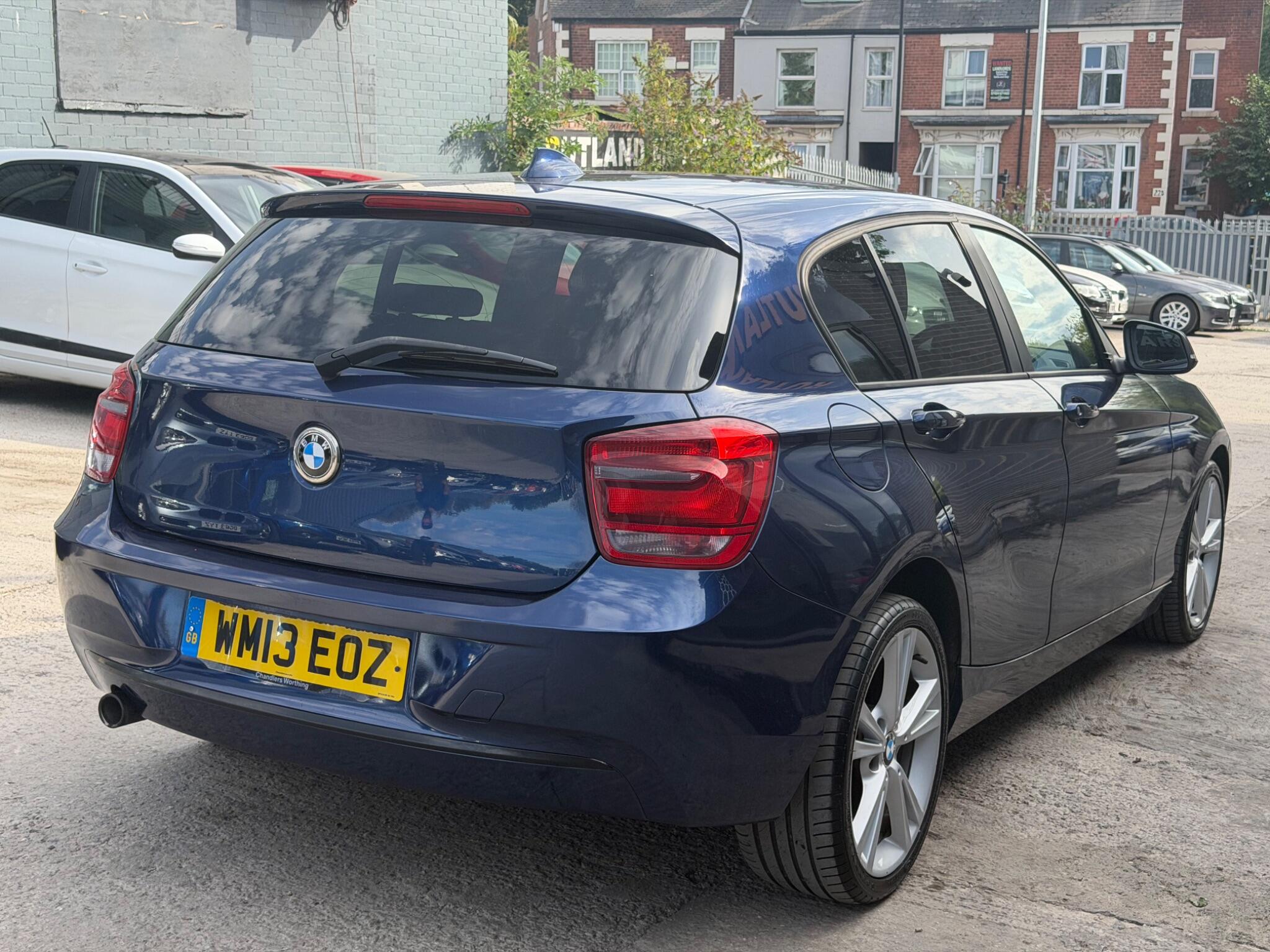 BMW 1 Series view 4