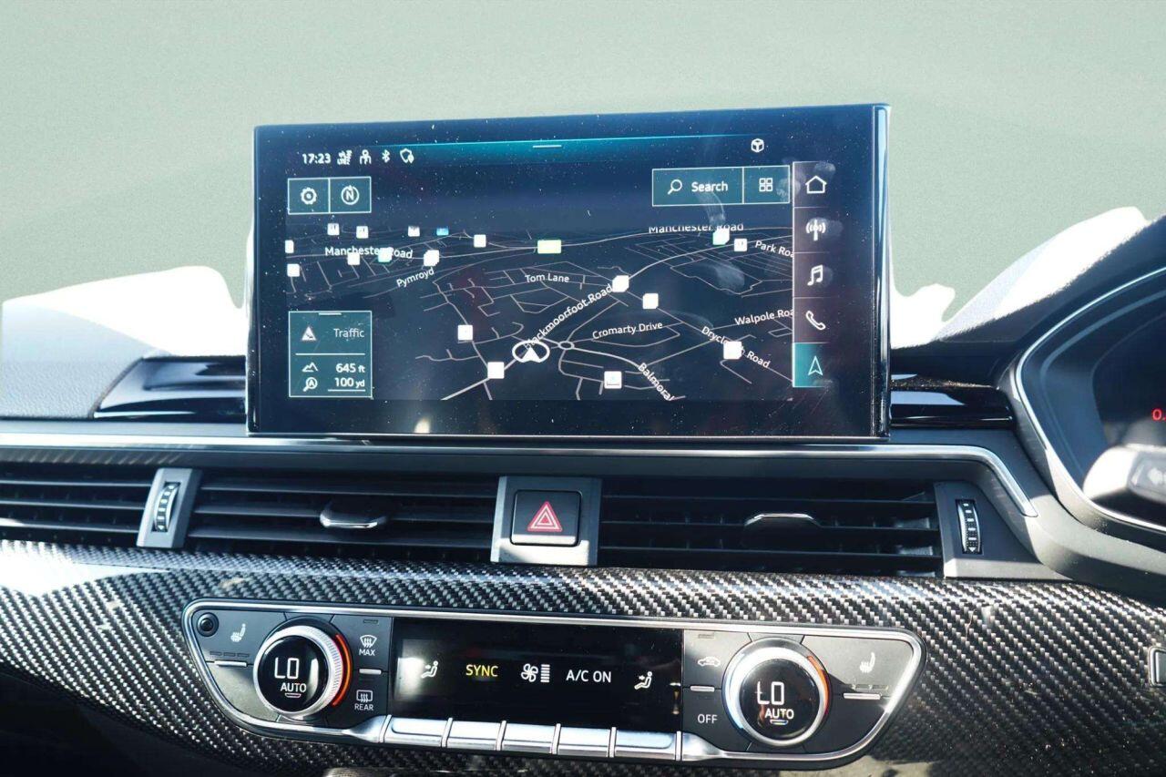 Audi RS4 Avant view 13