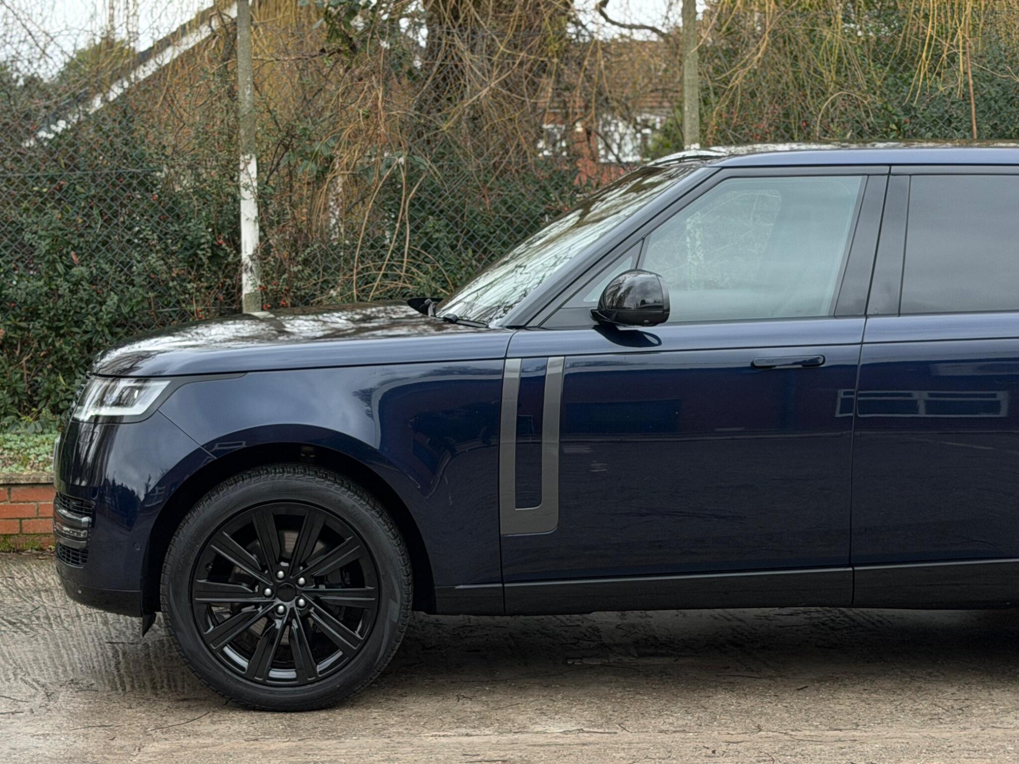 Land Rover Range Rover view 13