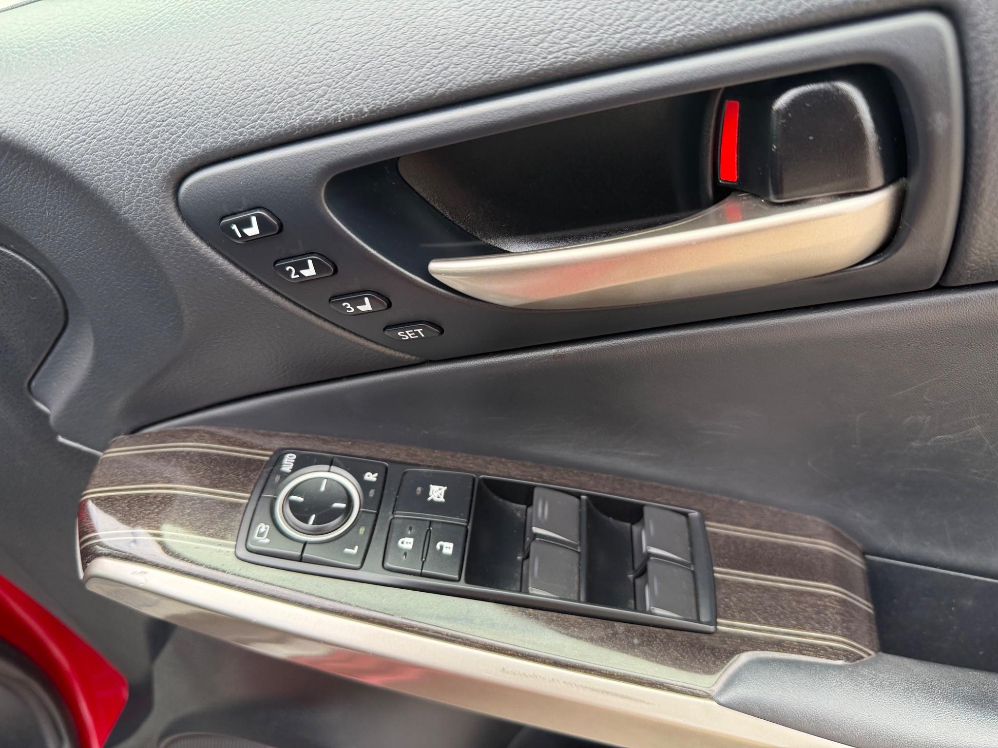 Lexus Is view 20