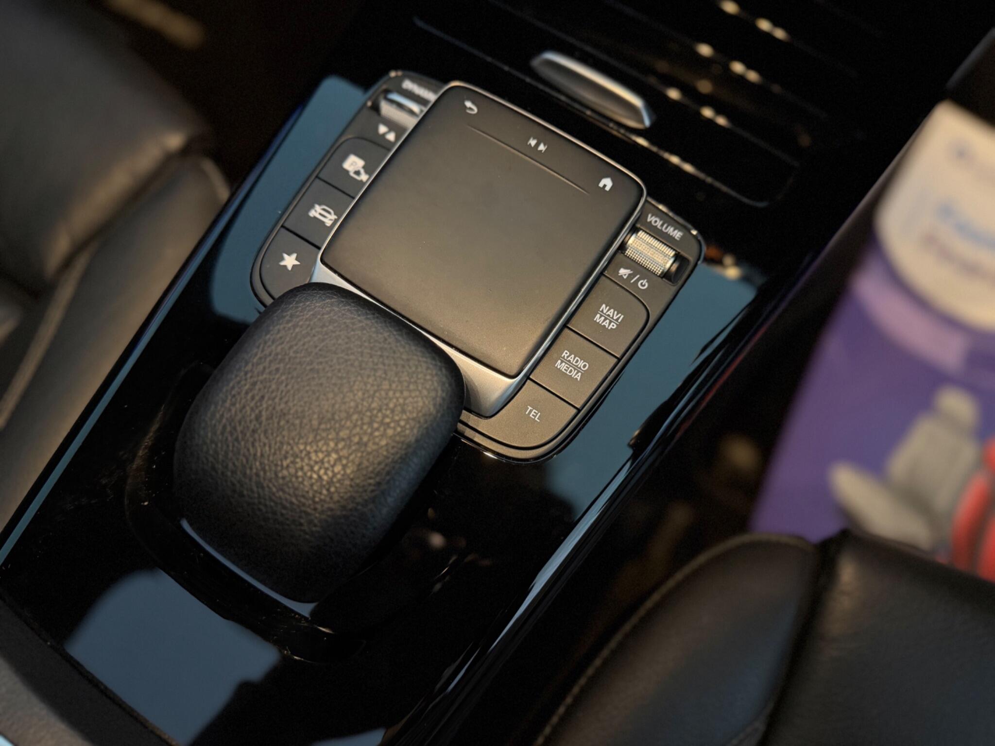 Mercedes-Benz Cla view 23