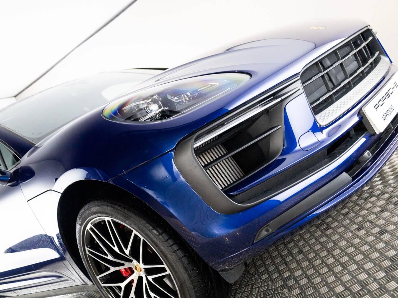 Porsche Macan view 12