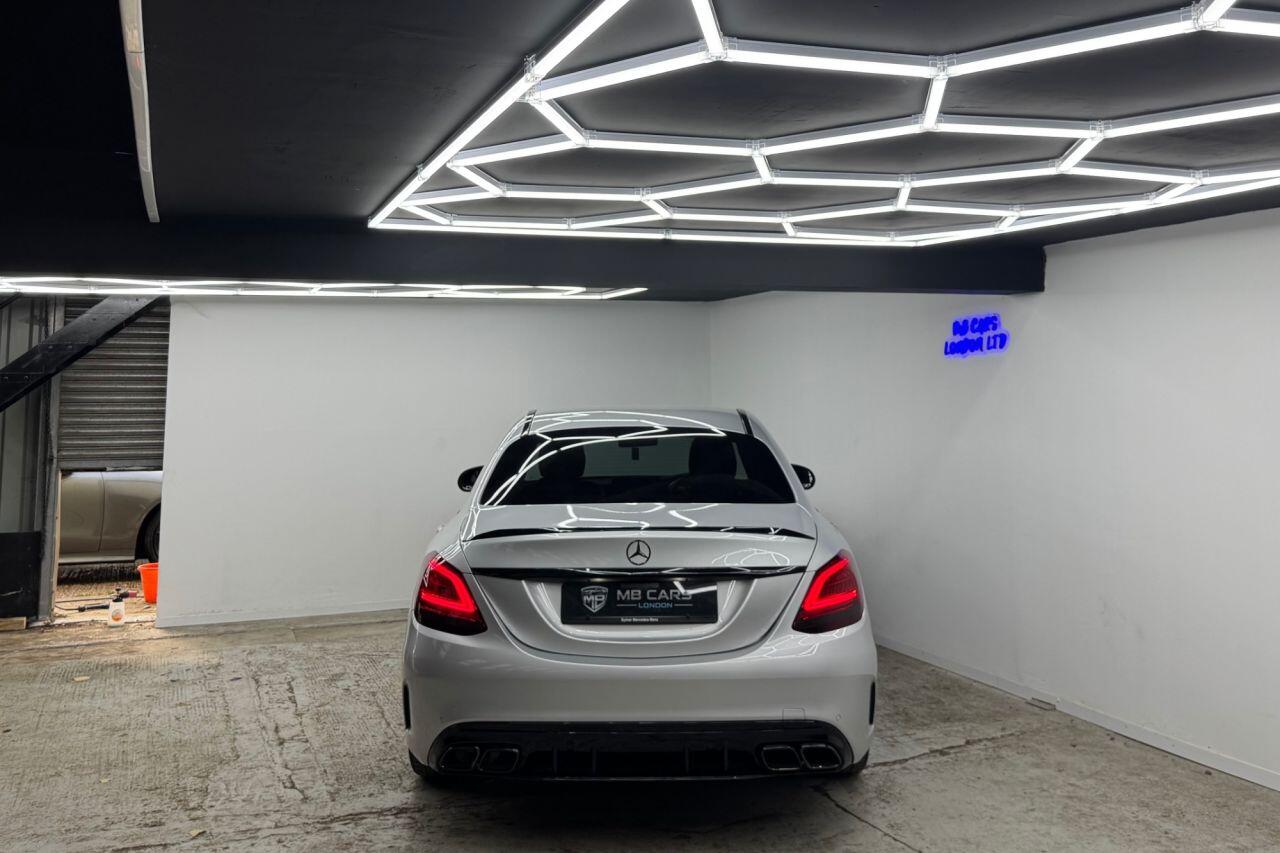 Mercedes-Benz C-Class view 36