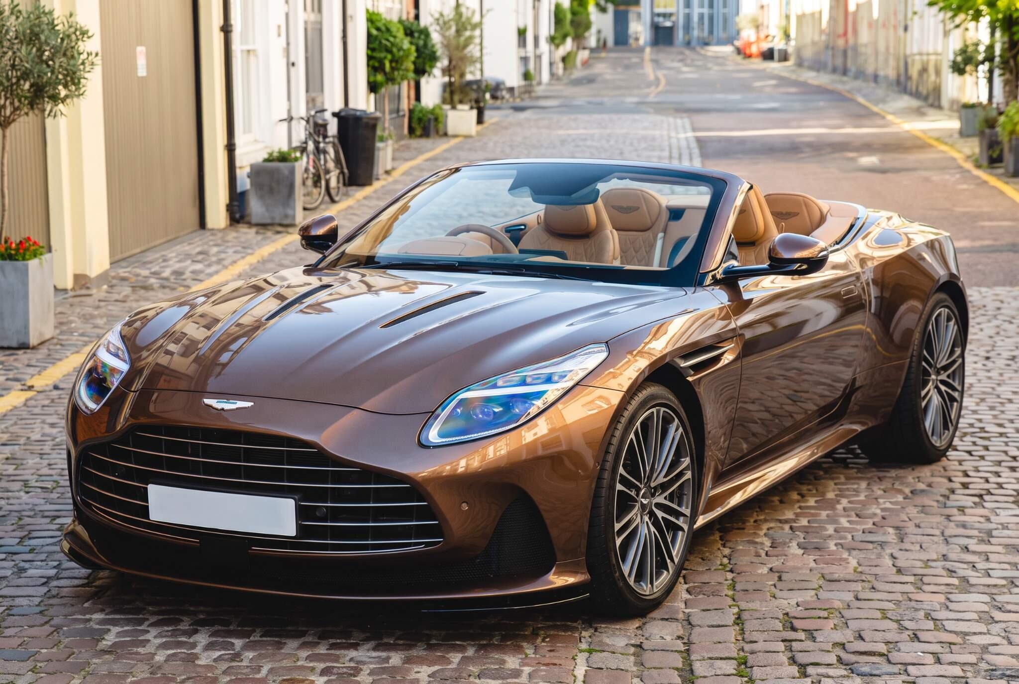 Aston Martin DB12