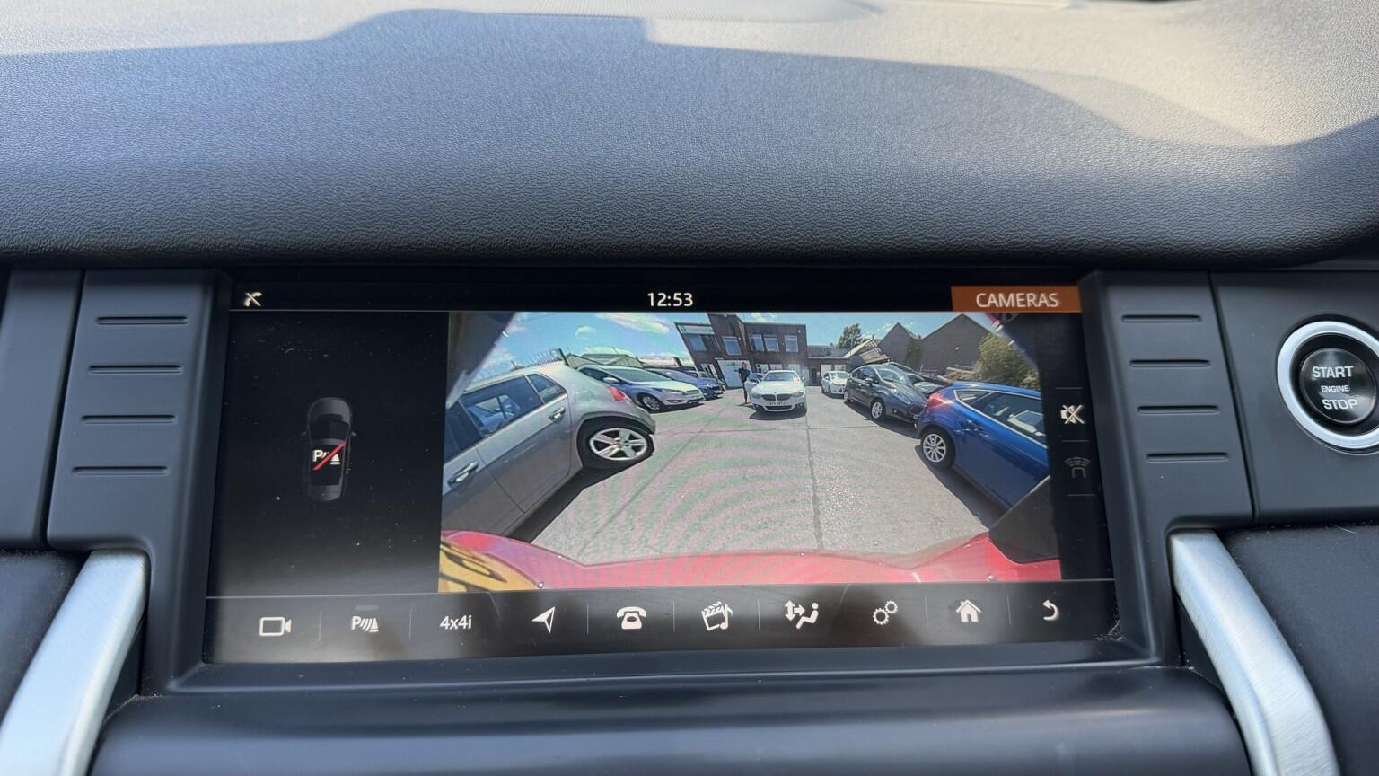 Land Rover Discovery Sport view 37
