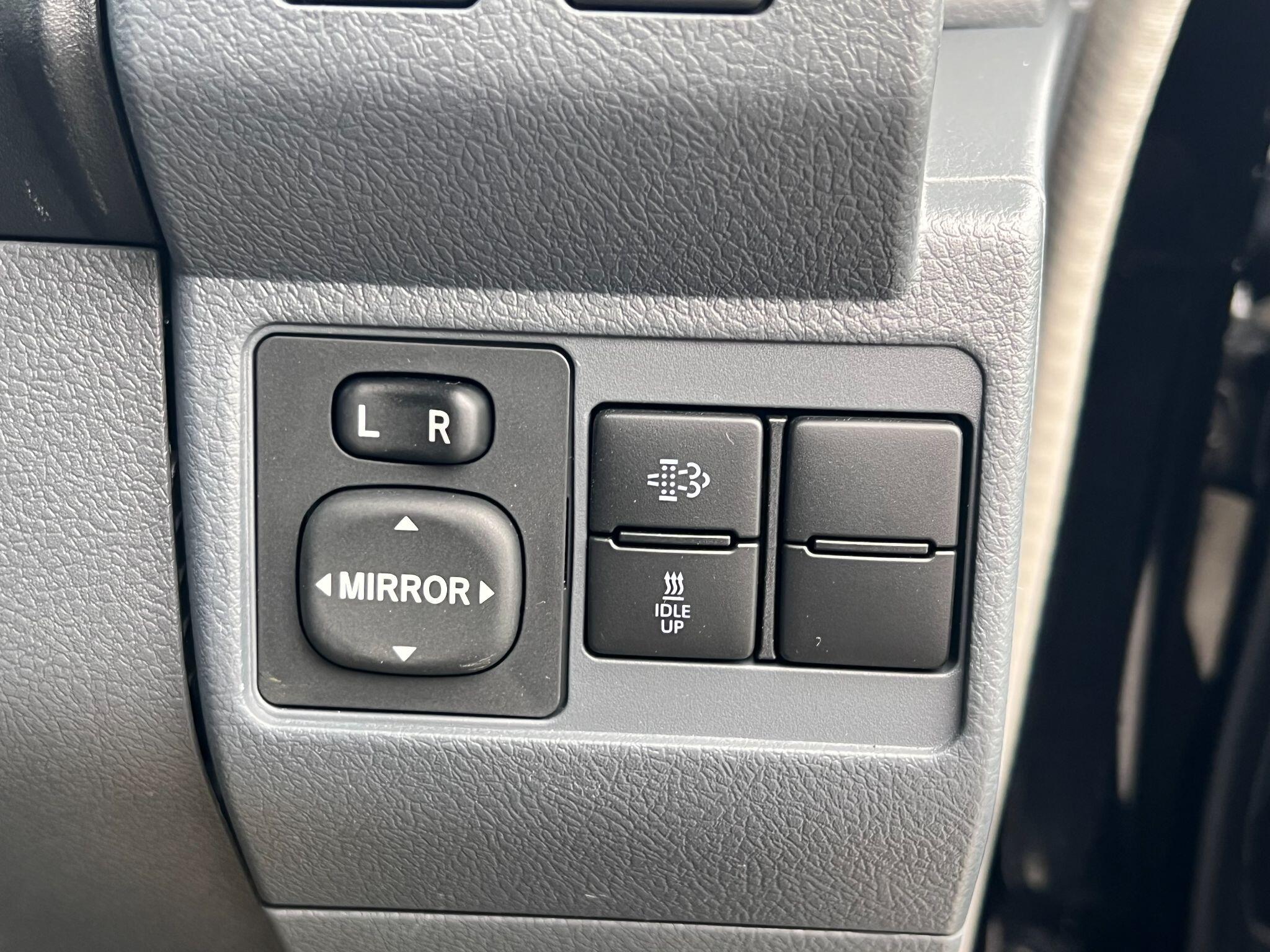 Toyota Land Cruiser view 23