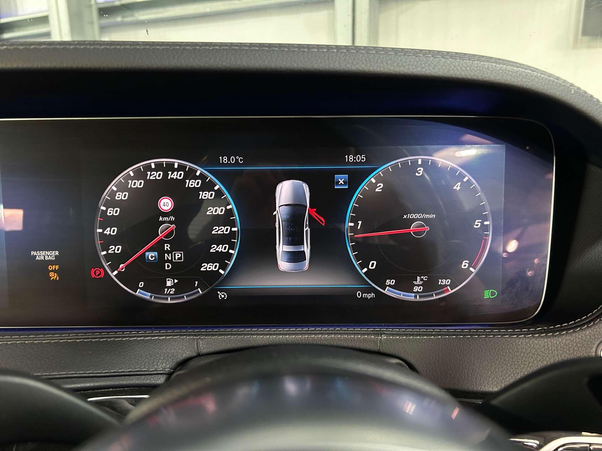 Mercedes-Benz S Class view 29