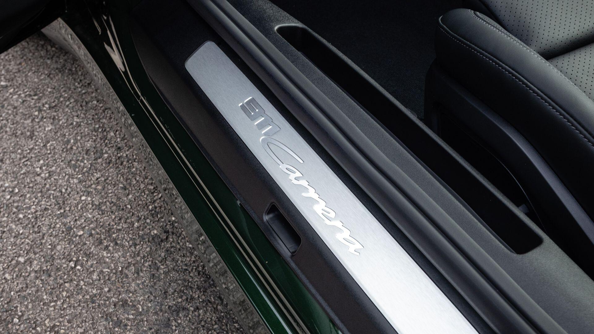 Porsche 911 view 39