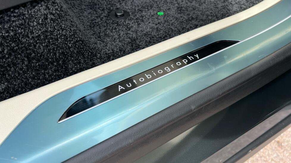 Land Rover Range Rover view 22