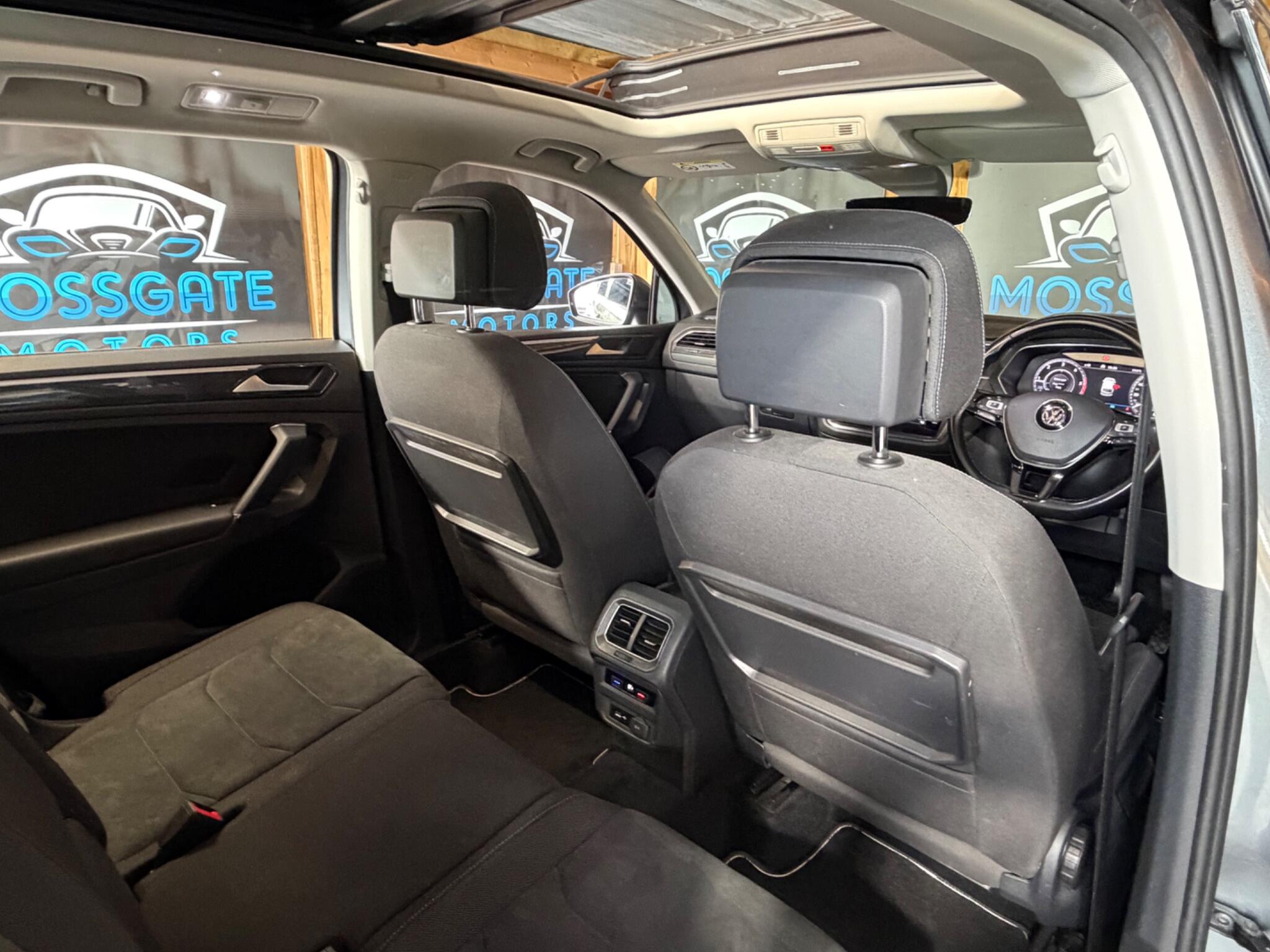 Volkswagen Tiguan Allspace view 28