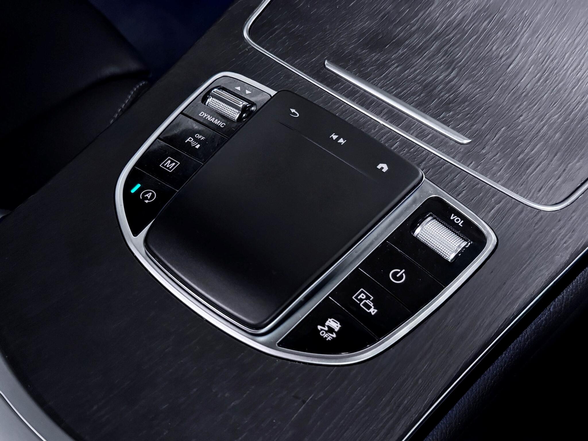 Mercedes-Benz GLC view 32