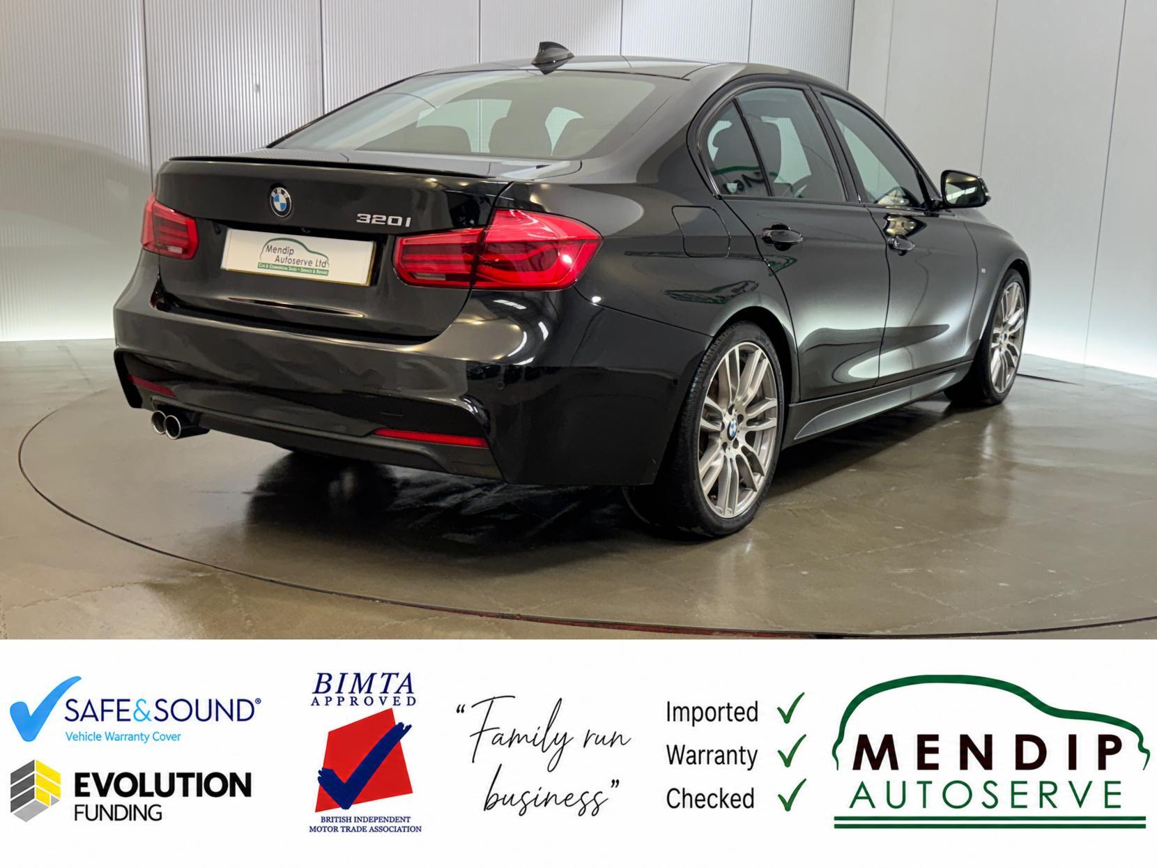 BMW 3 Series view 24