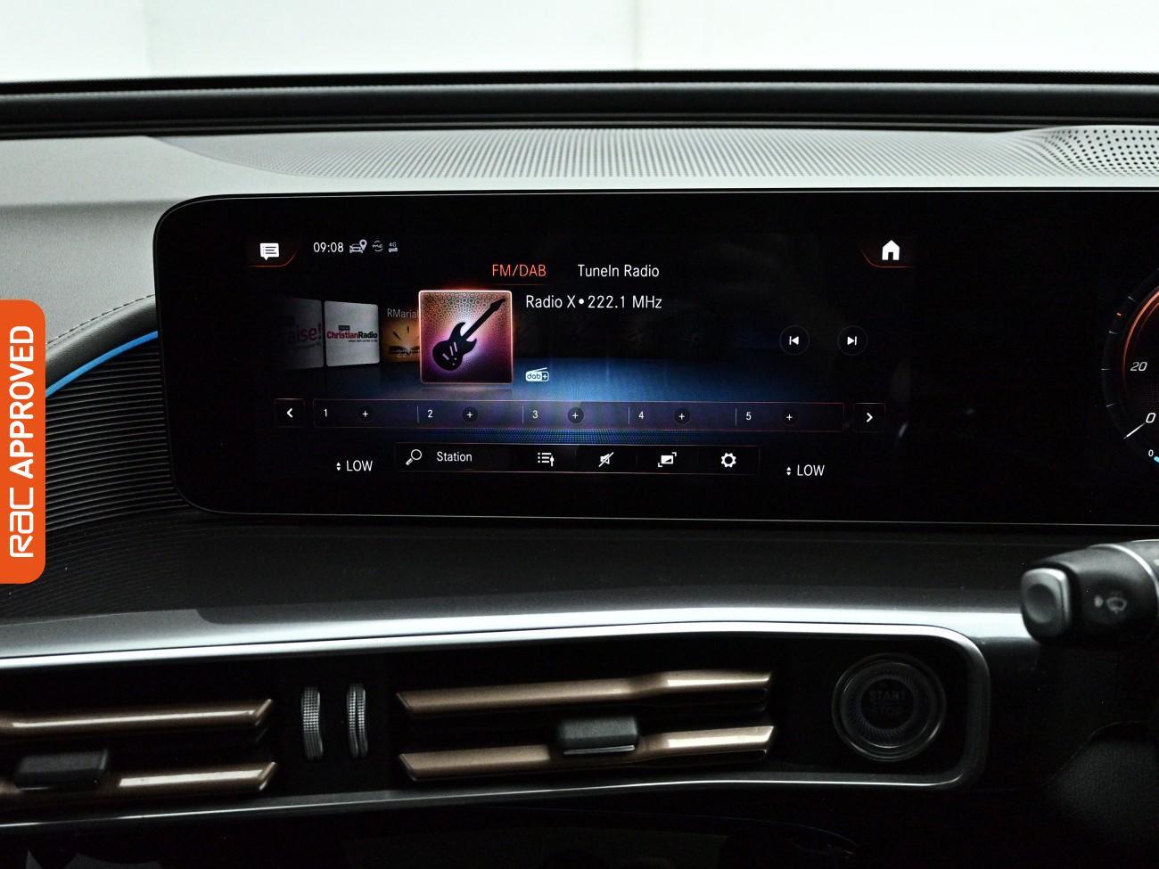 Mercedes-Benz Eqc view 15