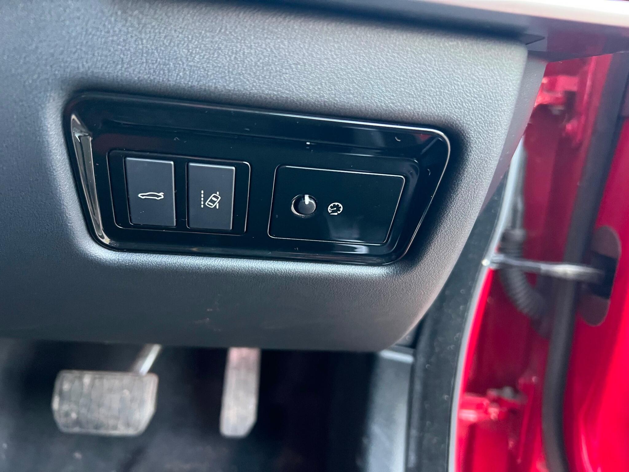 Jaguar Xe view 11