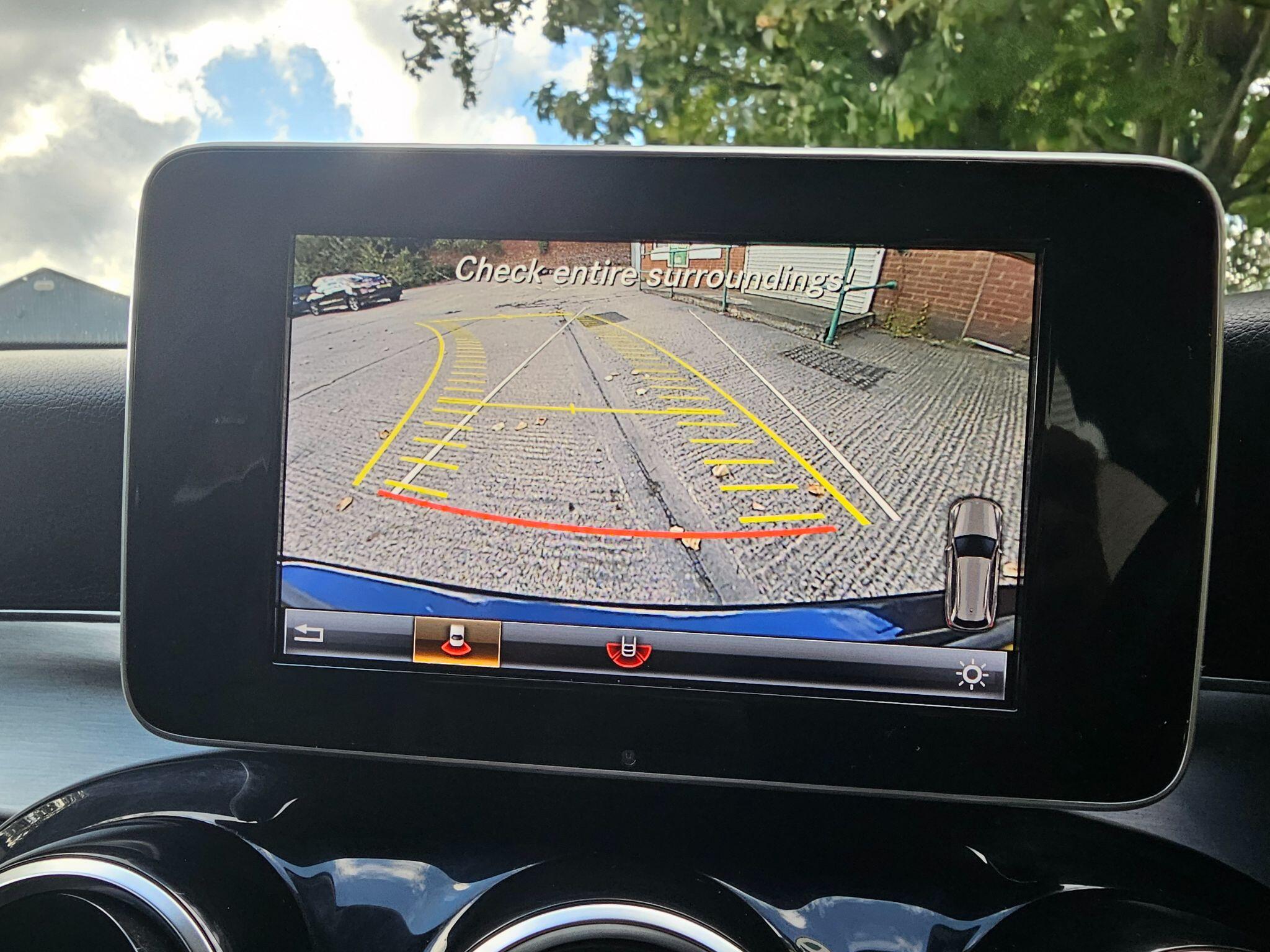 Mercedes-Benz C-Class view 26