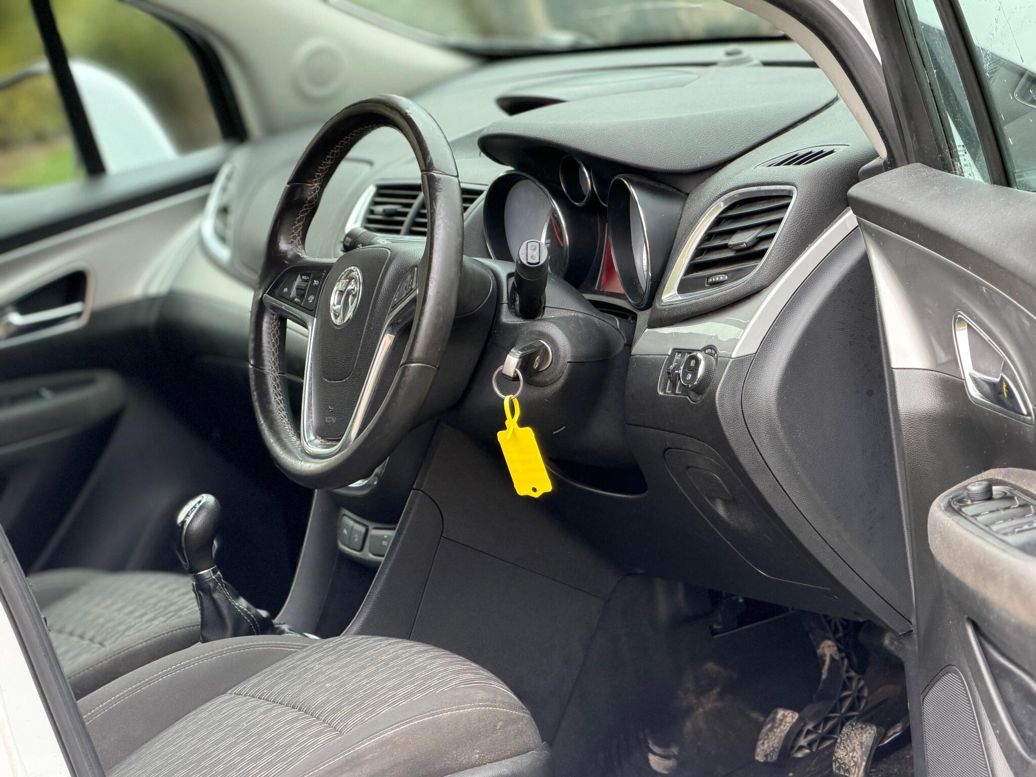 2014 Vauxhall Mokka 1.7 CDTi Exclusiv 4WD Euro 5 (s/s) 5dr image 21