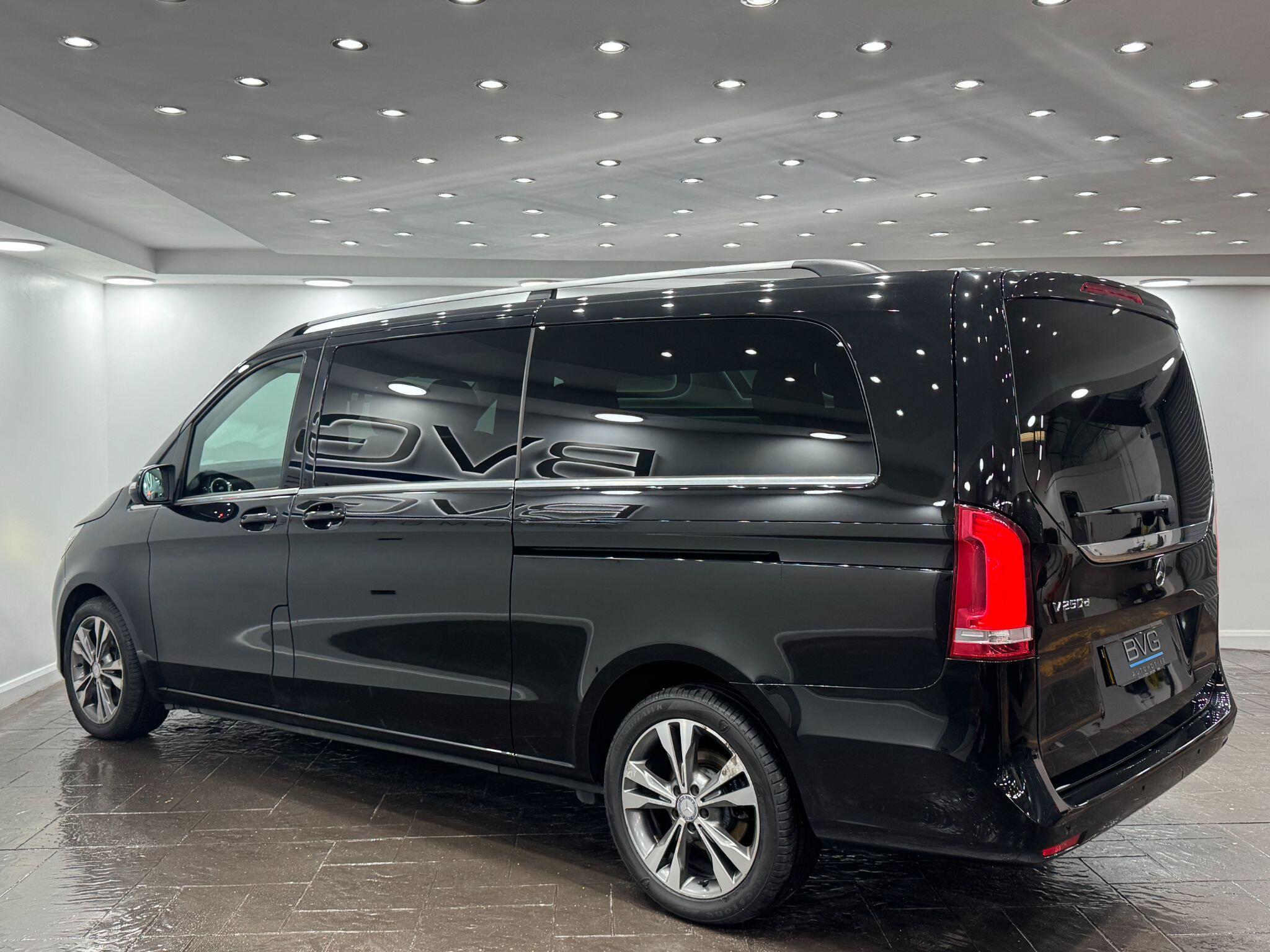 Mercedes-Benz V-Class view 17