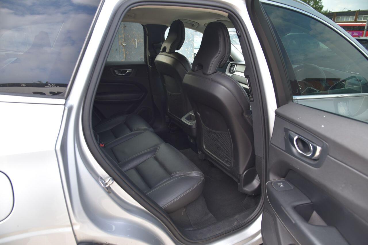 Volvo XC60 view 23